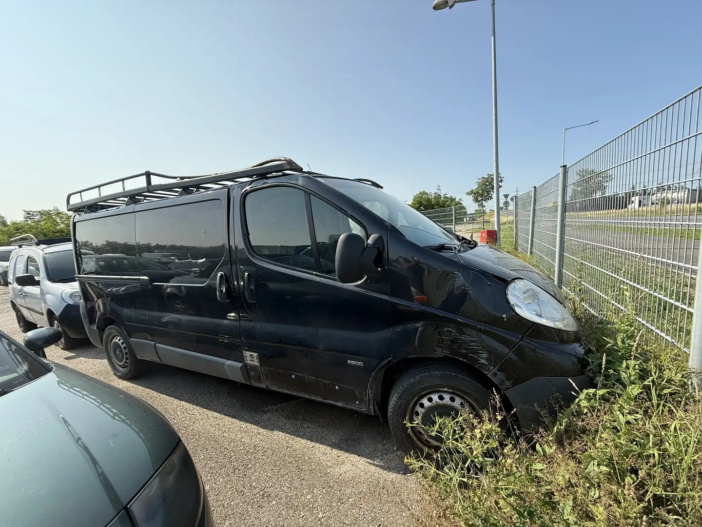 Opel Vivaro L2H1  2,0 CDTI unfall Schwarz - 1