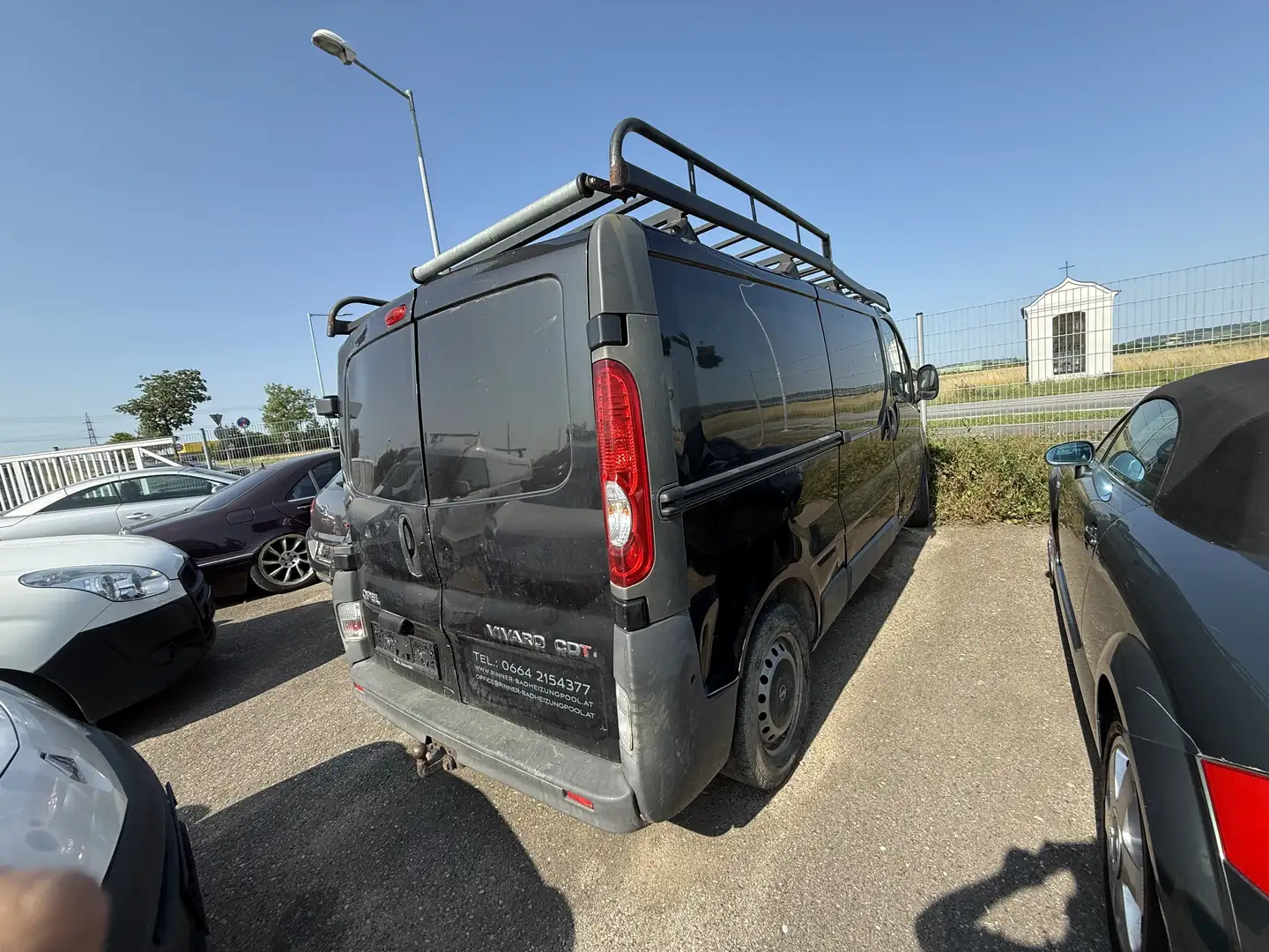 Opel Vivaro L2H1  2,0 CDTI unfall Schwarz - 2