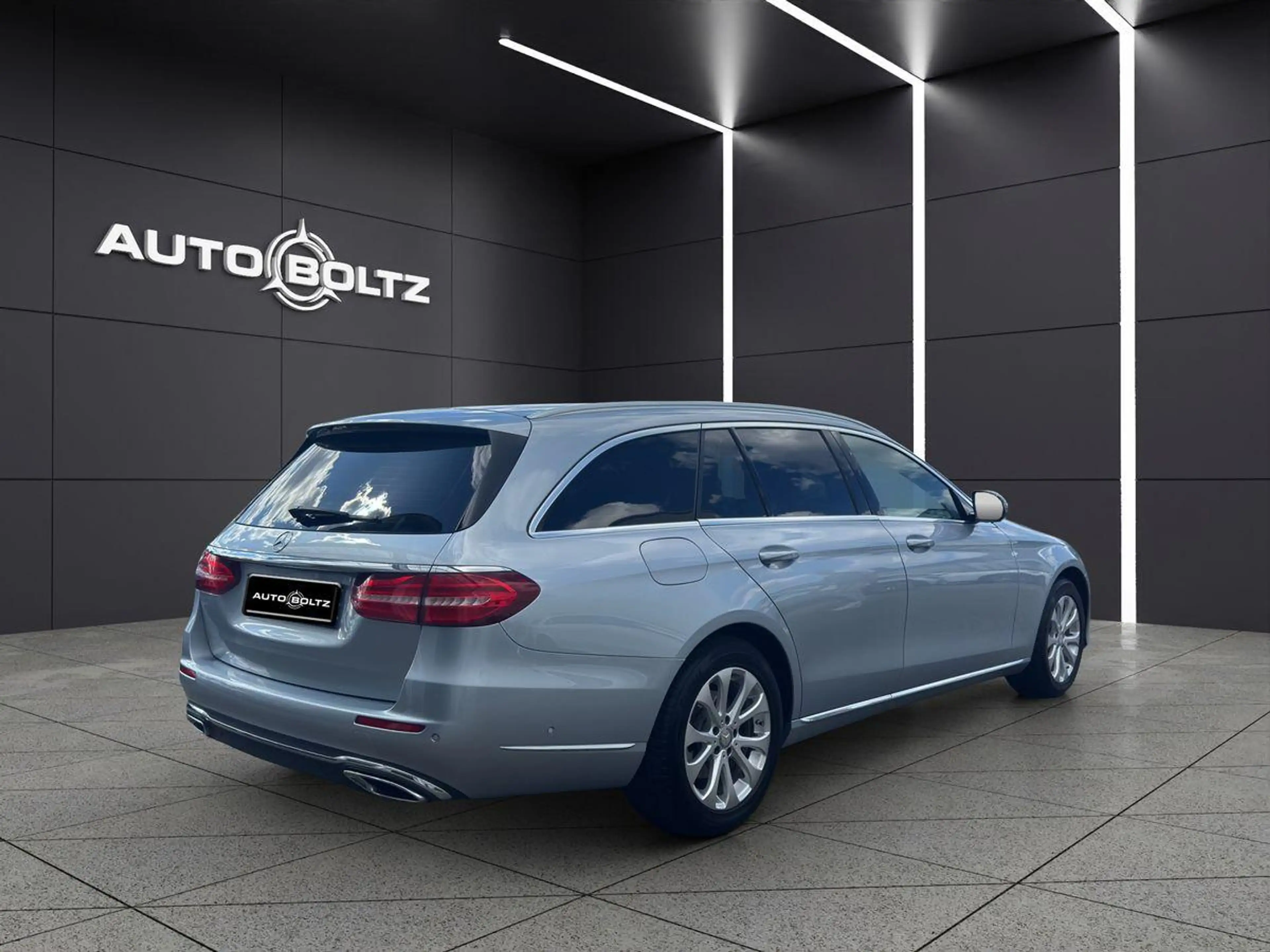 Mercedes-Benz E 220 d T Exclusive AVANTGARDE 9G-TRONIC AHK 360 LED — photo 7