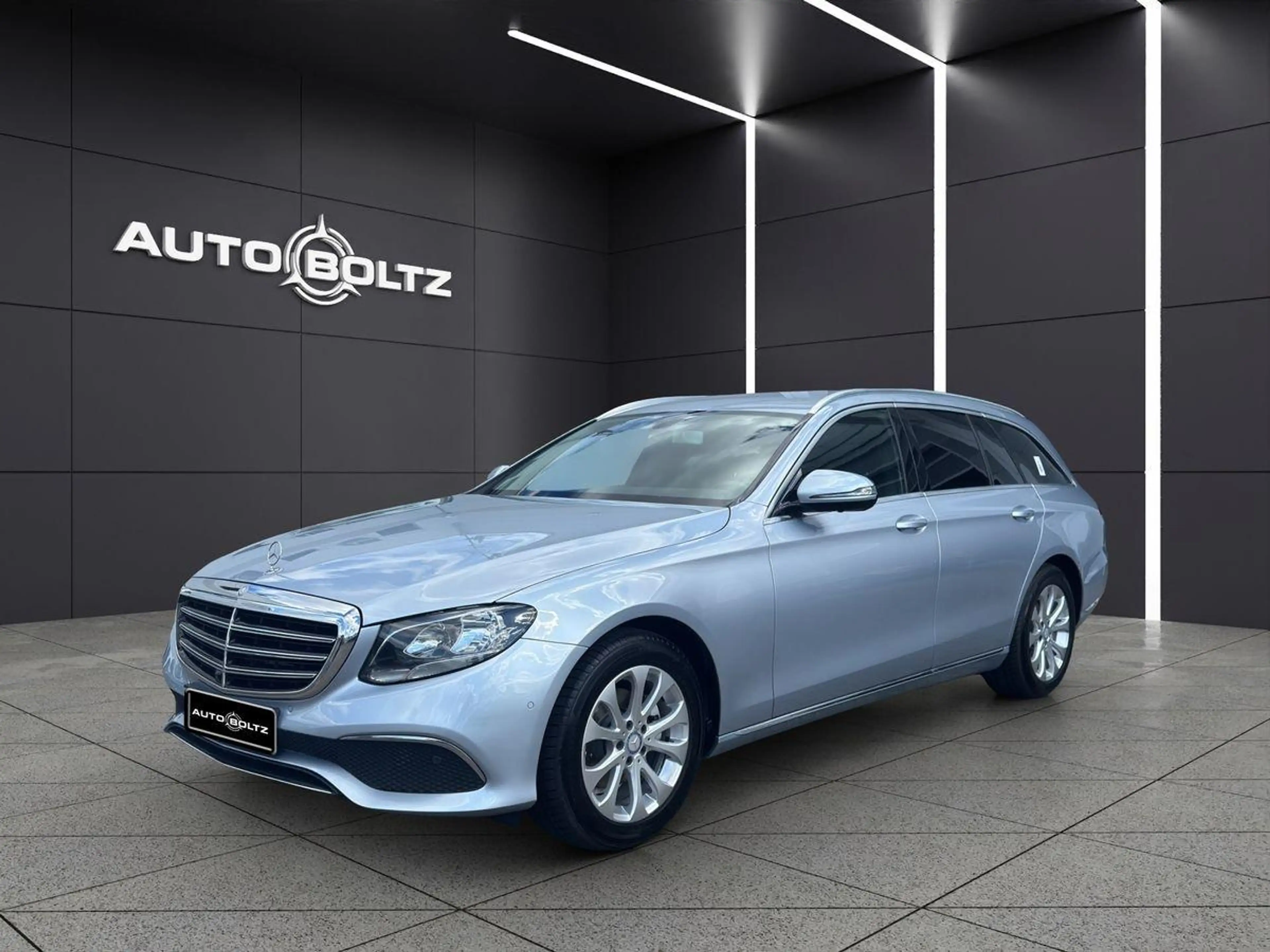 Mercedes-Benz E 220 d T Exclusive AVANTGARDE 9G-TRONIC AHK 360 LED