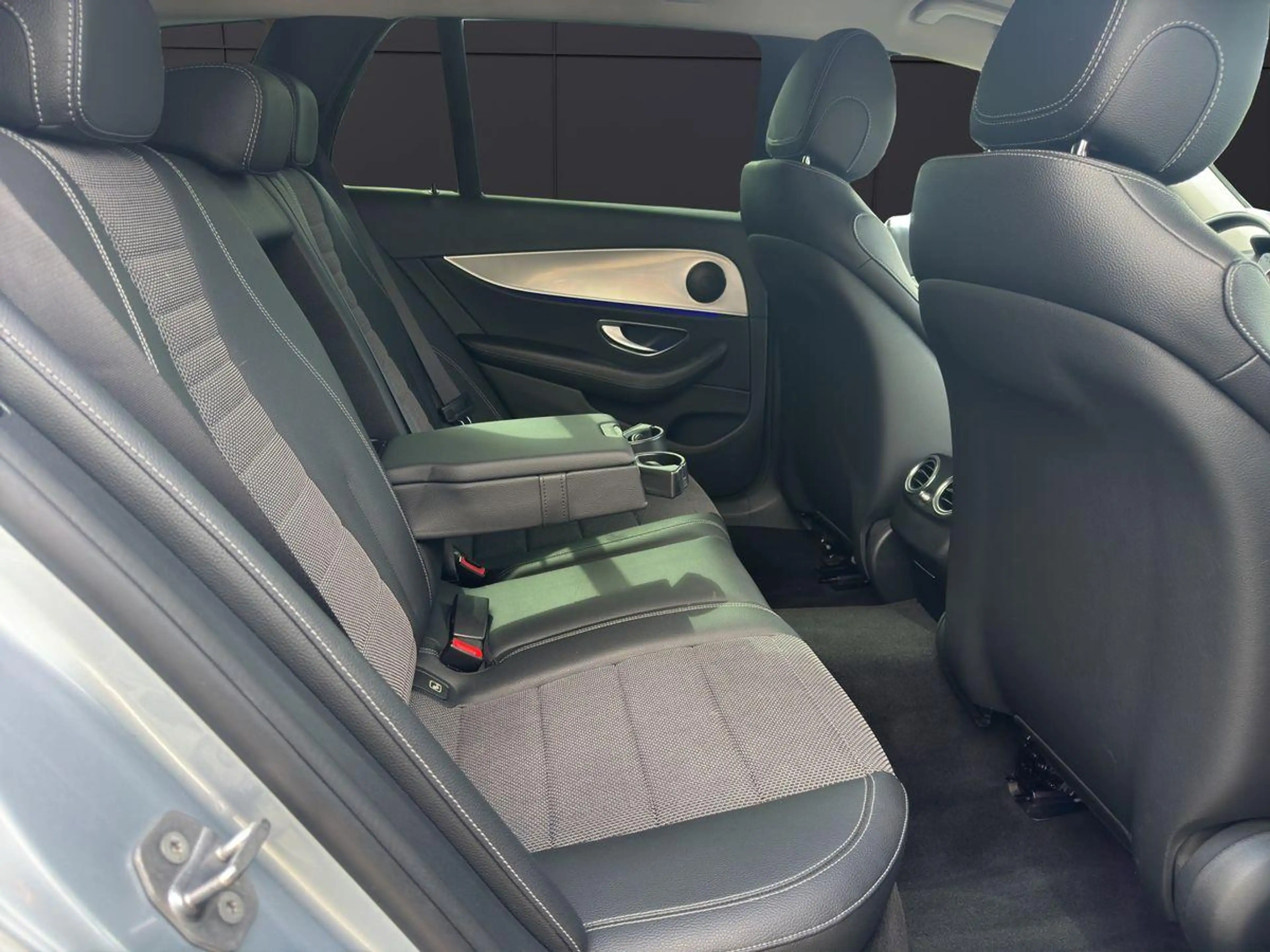 Mercedes-Benz E 220 d T Exclusive AVANTGARDE 9G-TRONIC AHK 360 LED — photo 8