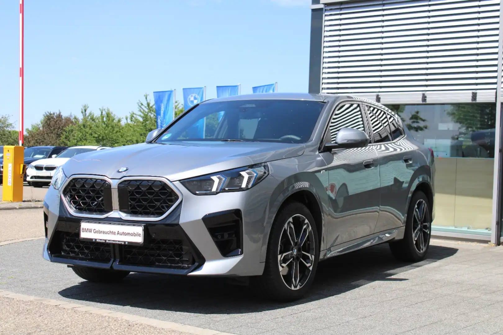 BMW X2 sDrive20i M Sport LIVE DAB HeadUp AHK 360 Cam Gris - 1