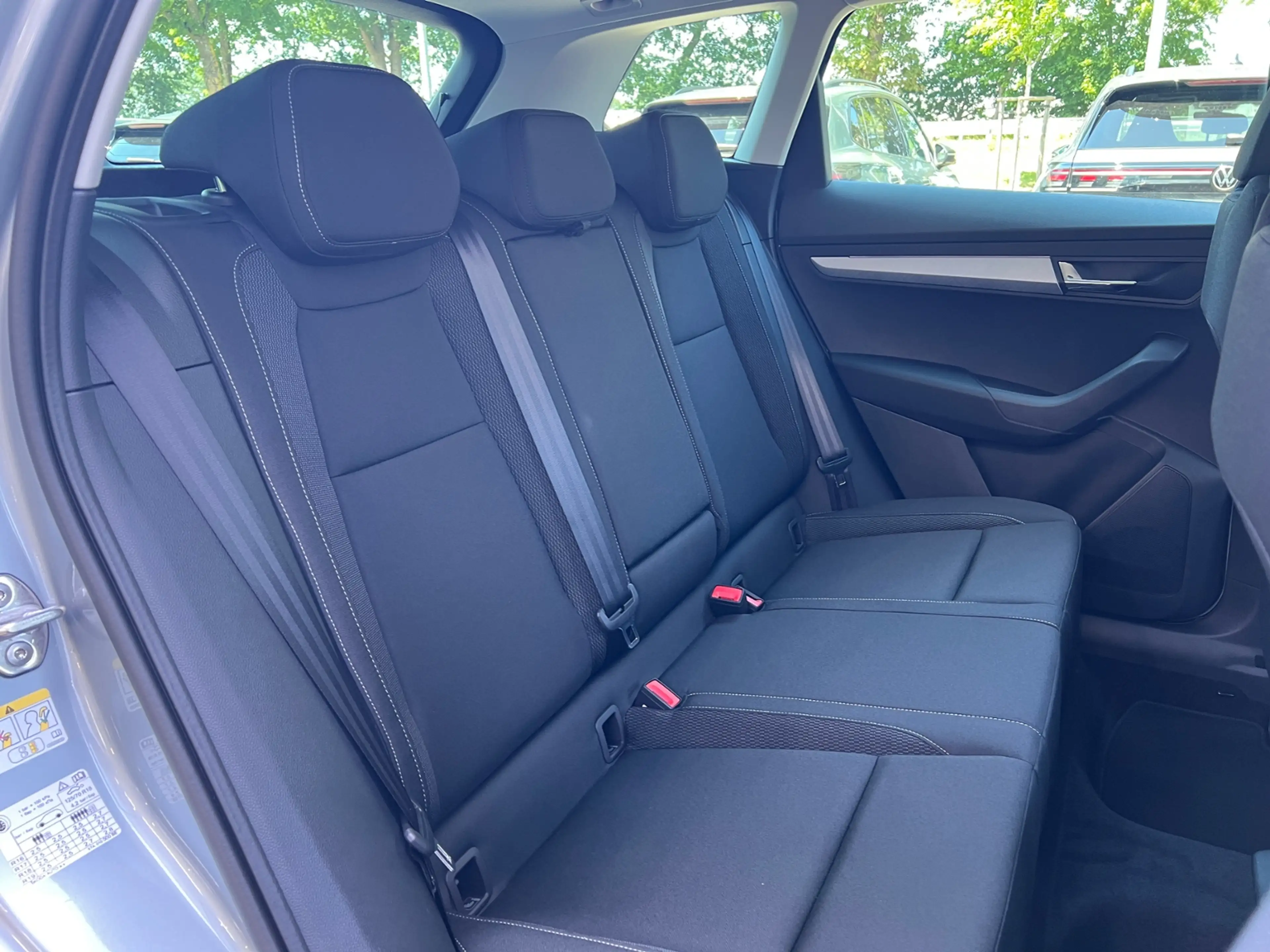 Skoda Karoq Balance 1.5 TSI DSG *AHK, Matrix LED, ACC, Smart — photo 9