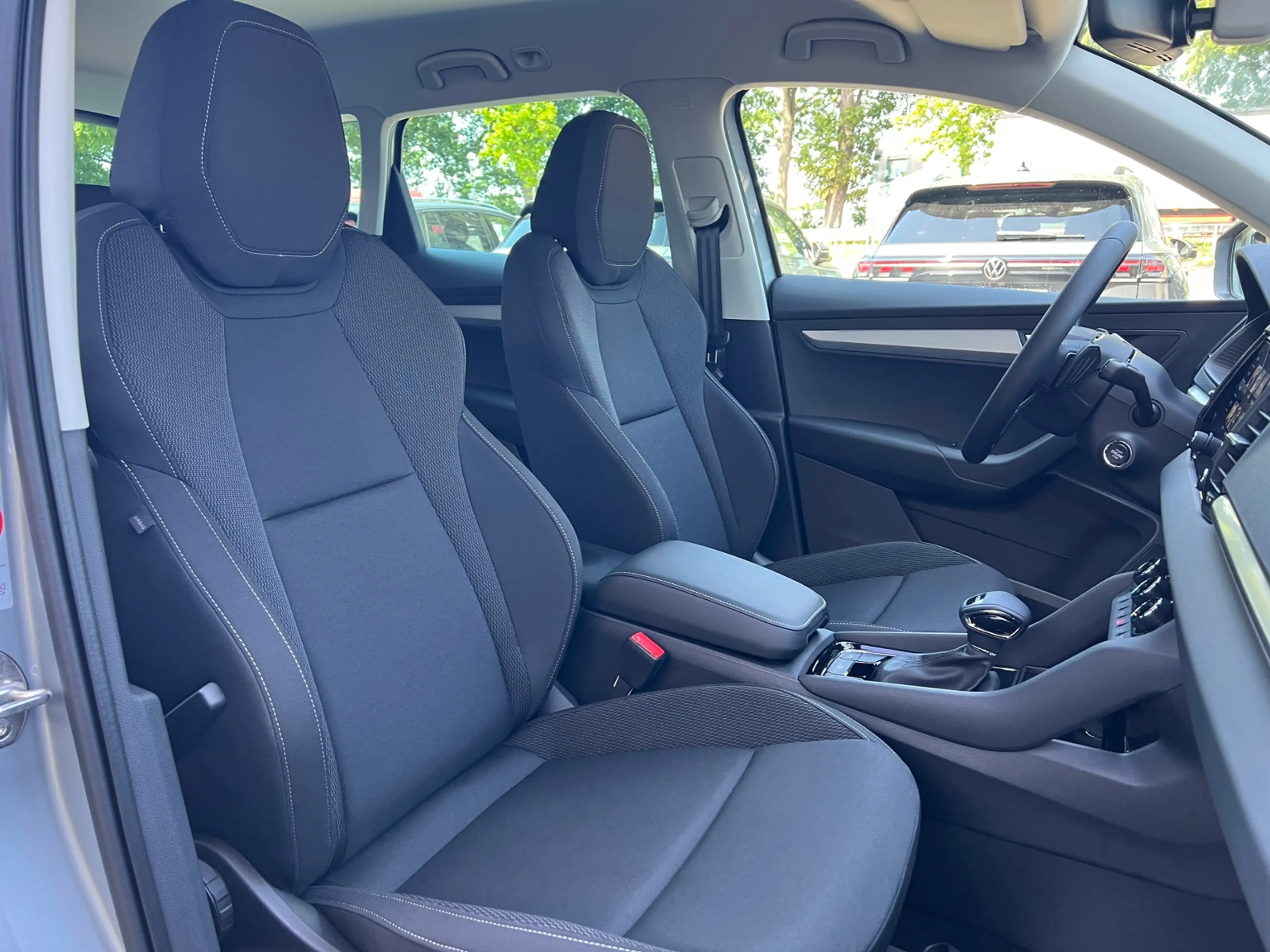 Skoda Karoq Balance 1.5 TSI DSG *AHK, Matrix LED, ACC, Smart — photo 8