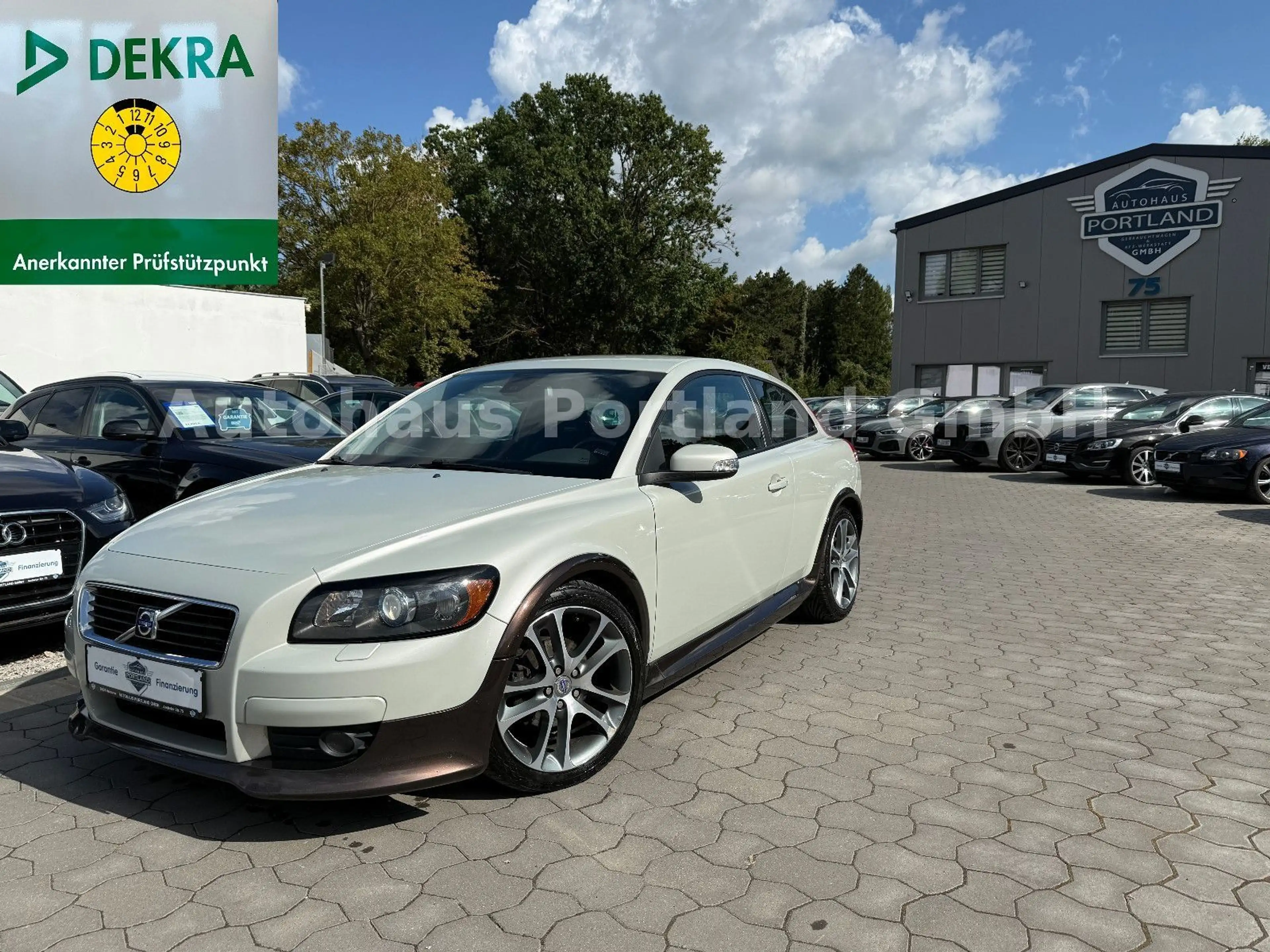Volvo C30 2.0 Momentum/Bi-Xenon/Tempomat/HU Neu/SHZ