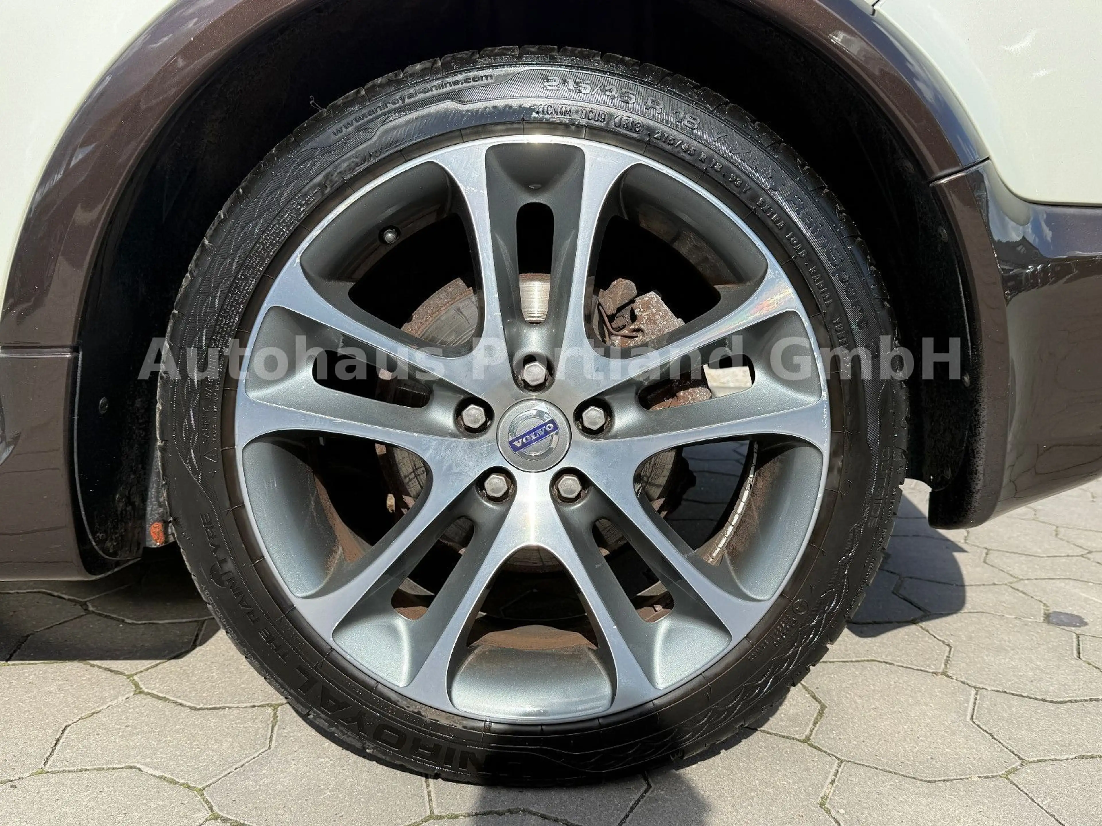 Volvo C30 2.0 Momentum/Bi-Xenon/Tempomat/HU Neu/SHZ — photo 12