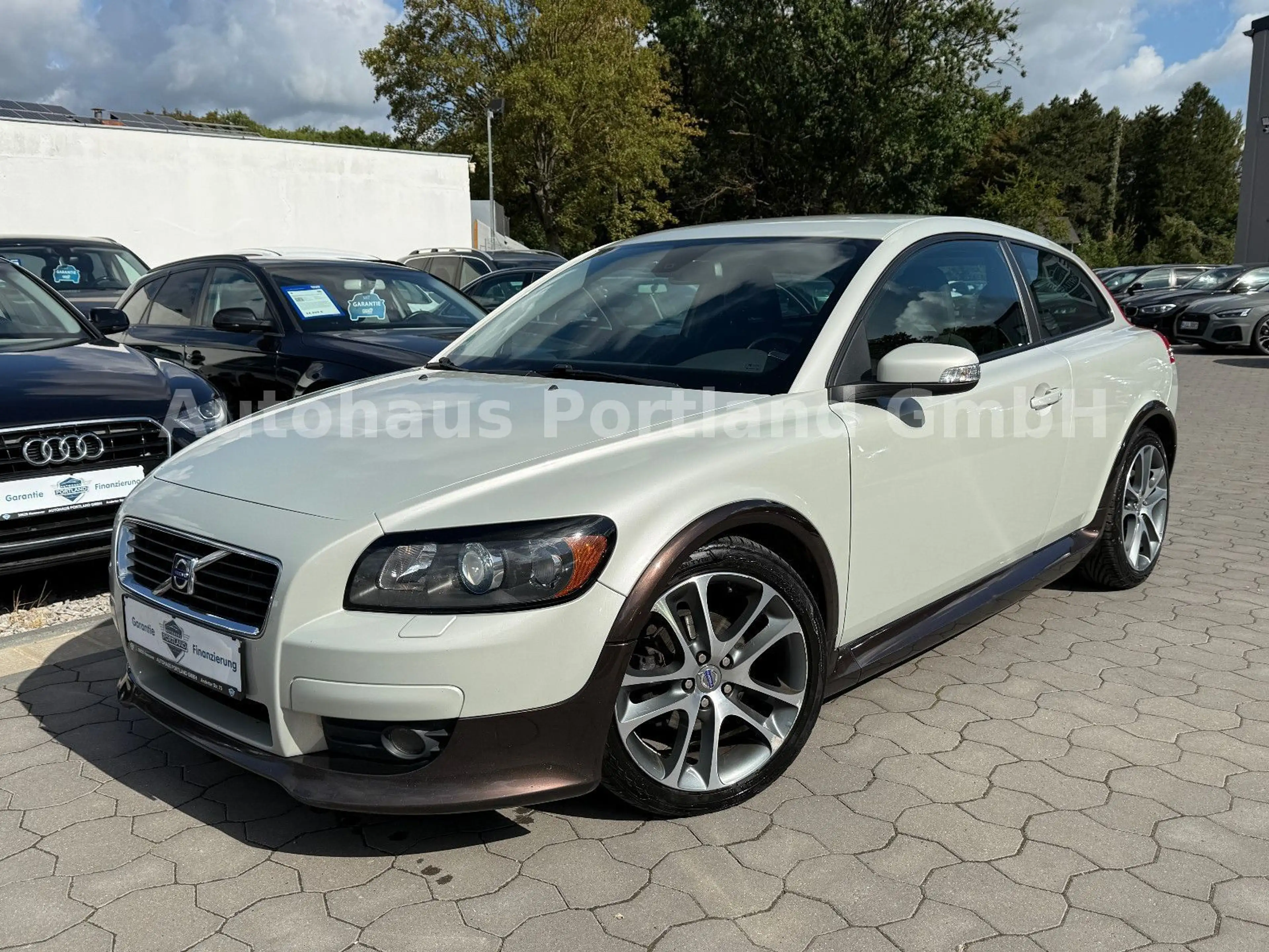 Volvo C30 2.0 Momentum/Bi-Xenon/Tempomat/HU Neu/SHZ — photo 2