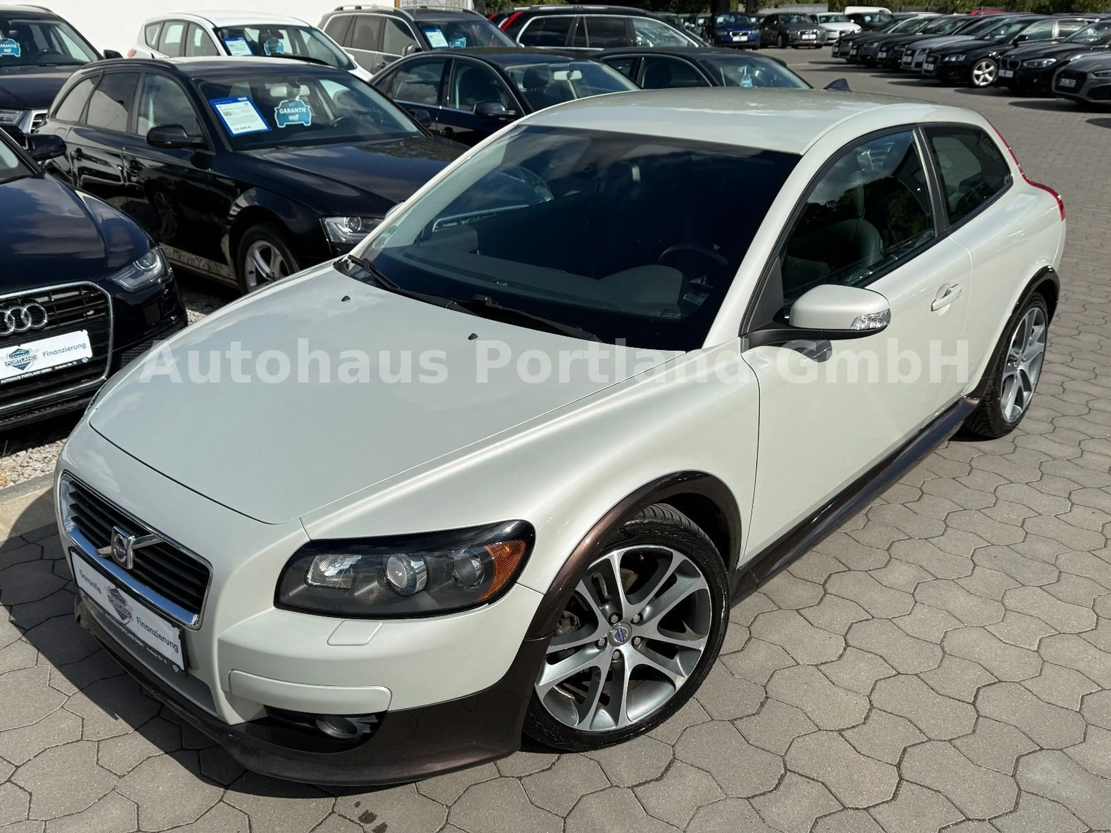 Volvo C30 2.0 Momentum/Bi-Xenon/Tempomat/HU Neu/SHZ — photo 3