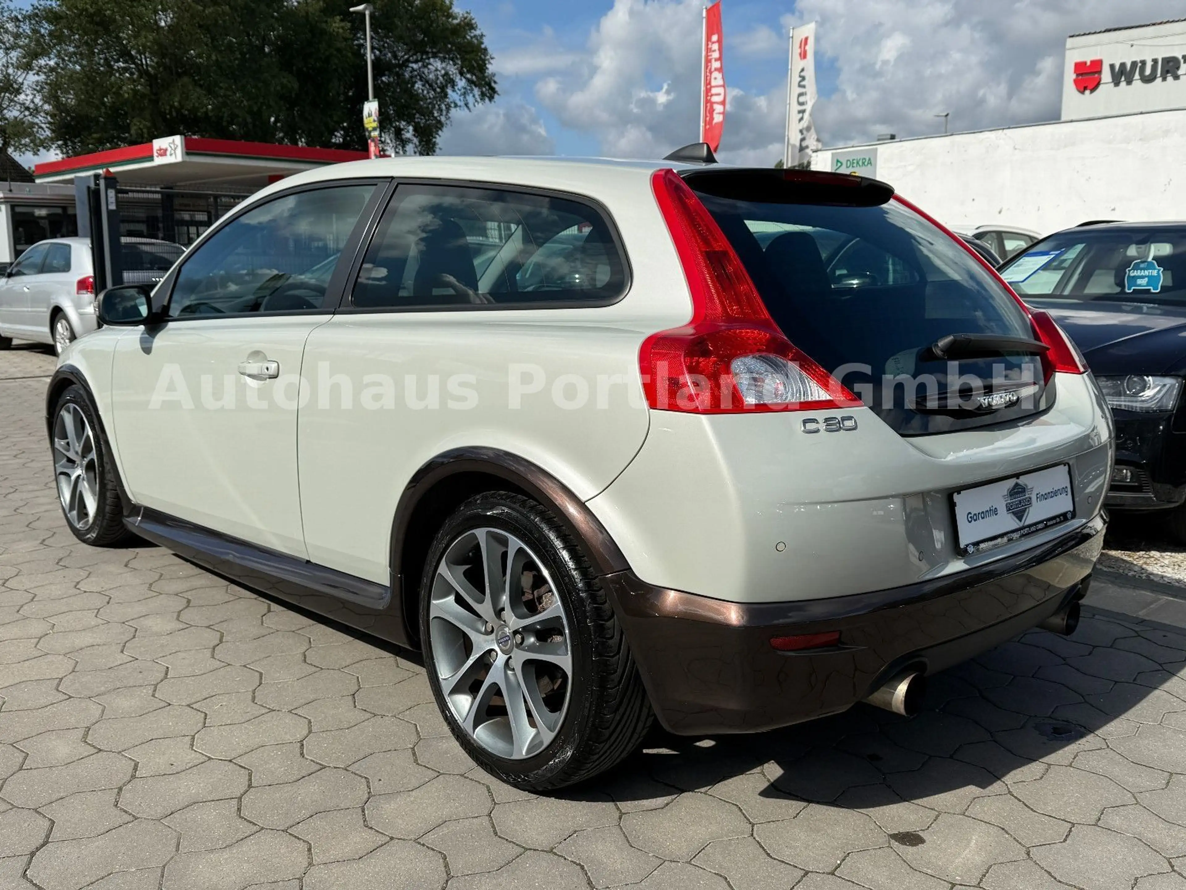 Volvo C30 2.0 Momentum/Bi-Xenon/Tempomat/HU Neu/SHZ — photo 10
