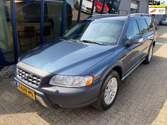Volvo XC70 2.5 T Summum Automaat AWD 210PK LEER / XENON / PDC