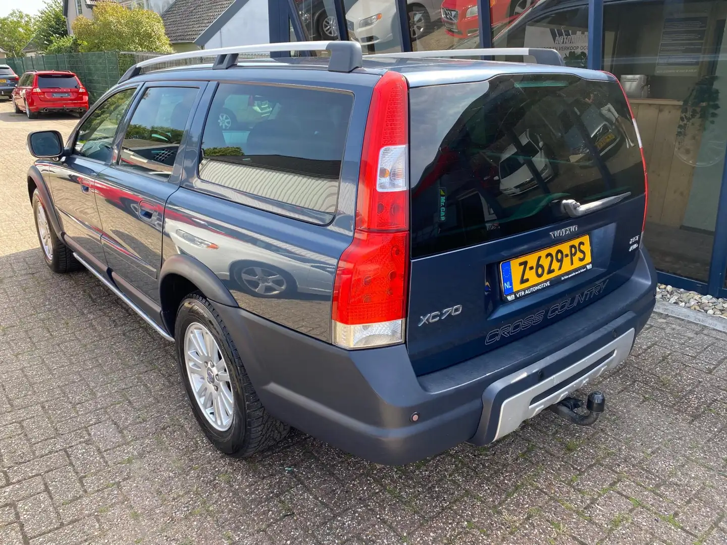 Volvo XC70 2.5 T Summum Automaat AWD 210PK LEER / XENON / PDC Bleu - 2