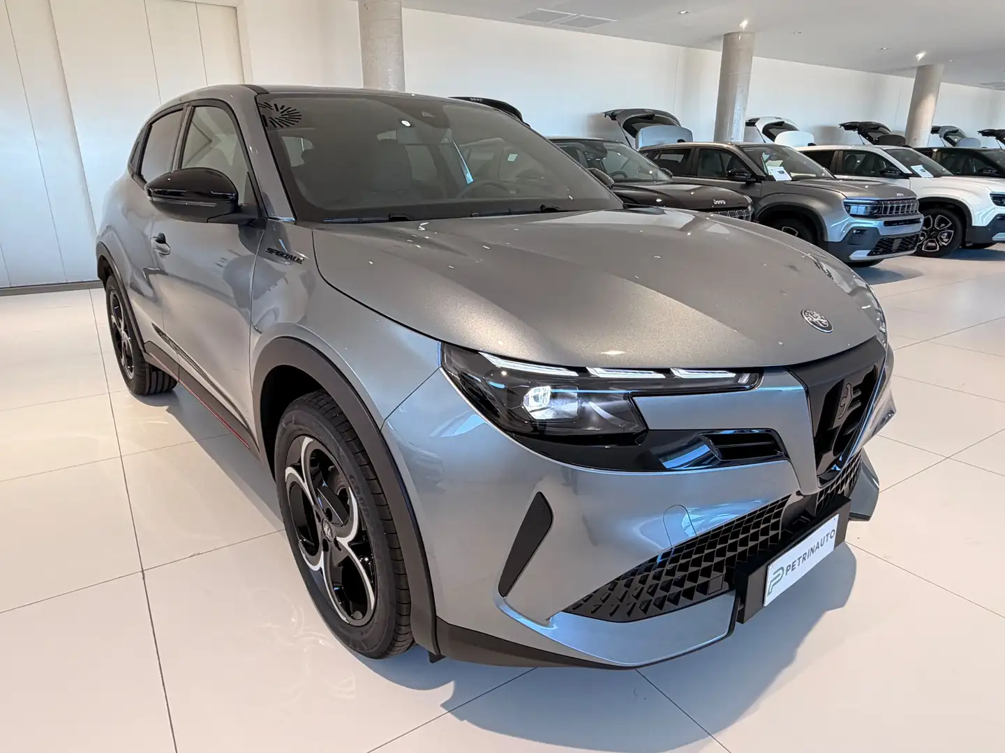 Alfa Romeo Junior 1.2 ibrida Speciale 145cv edct6 Km Zero Nazionale Gri - 2