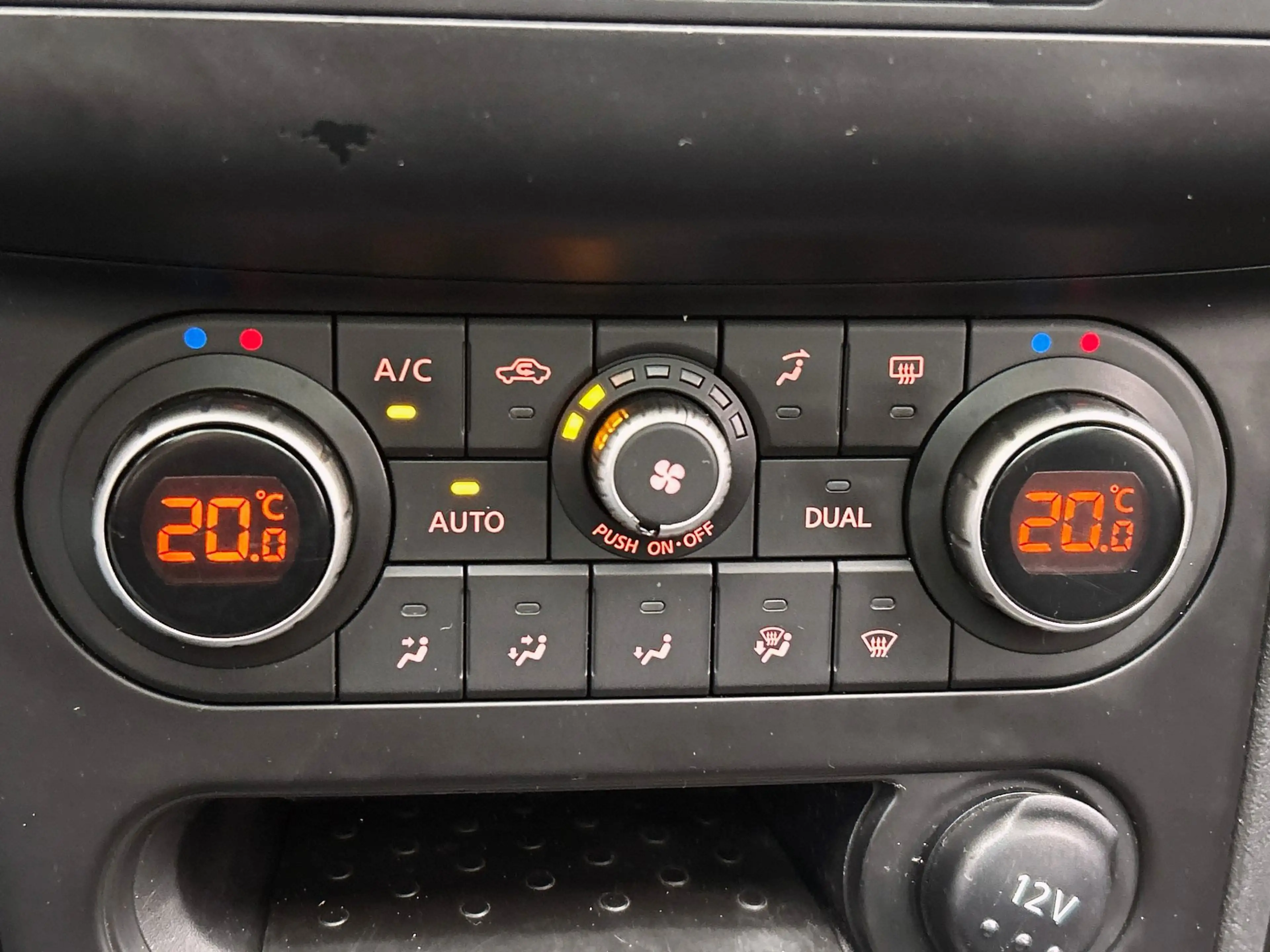 Nissan Qashqai 1.6 Acenta | Trekhaak | Keyless | Stoelverwarming — photo 21