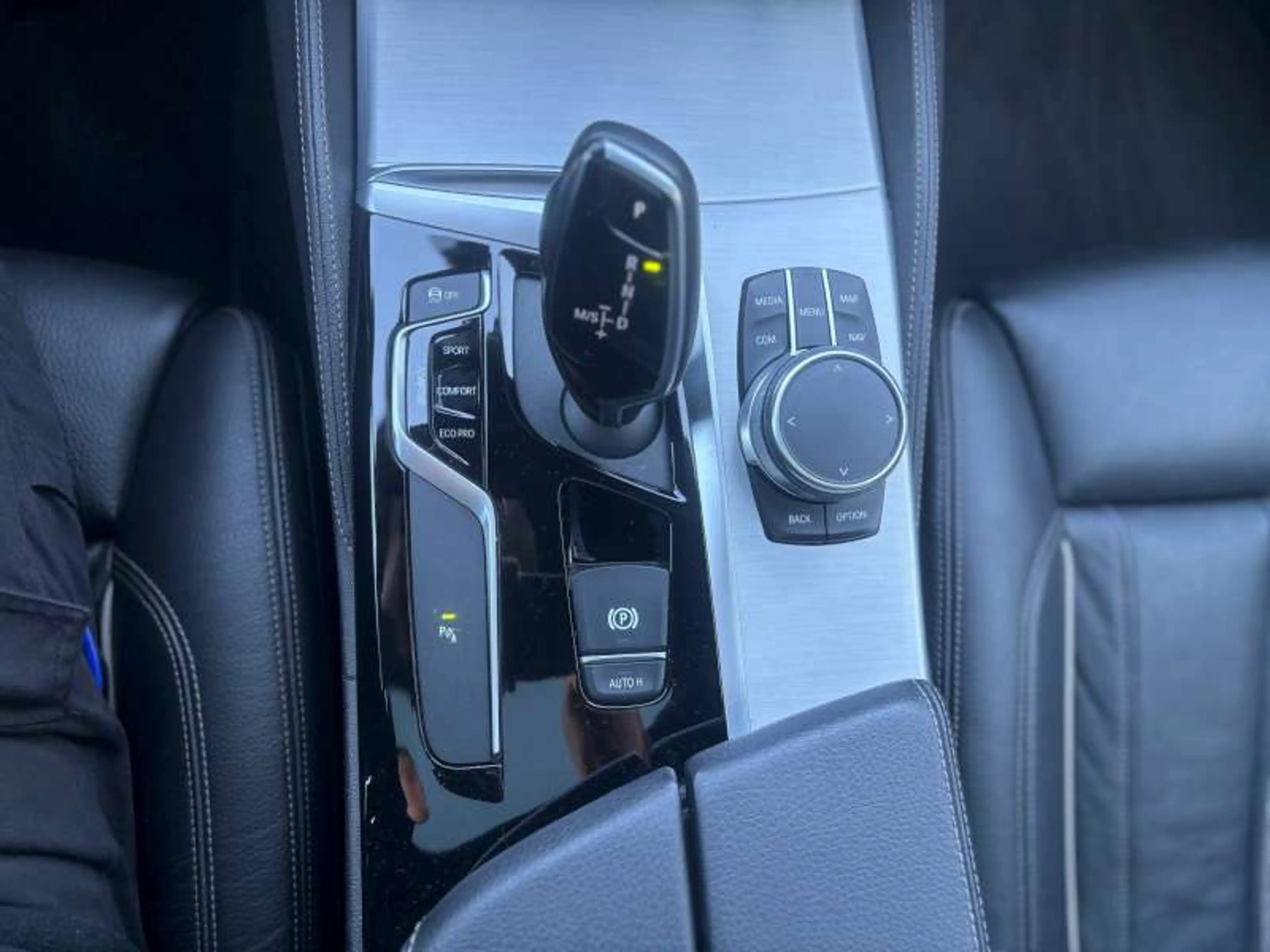 BMW 520 dA MHEV M-Sport Full Option KeyLess/DAB/Schuifdak — photo 12