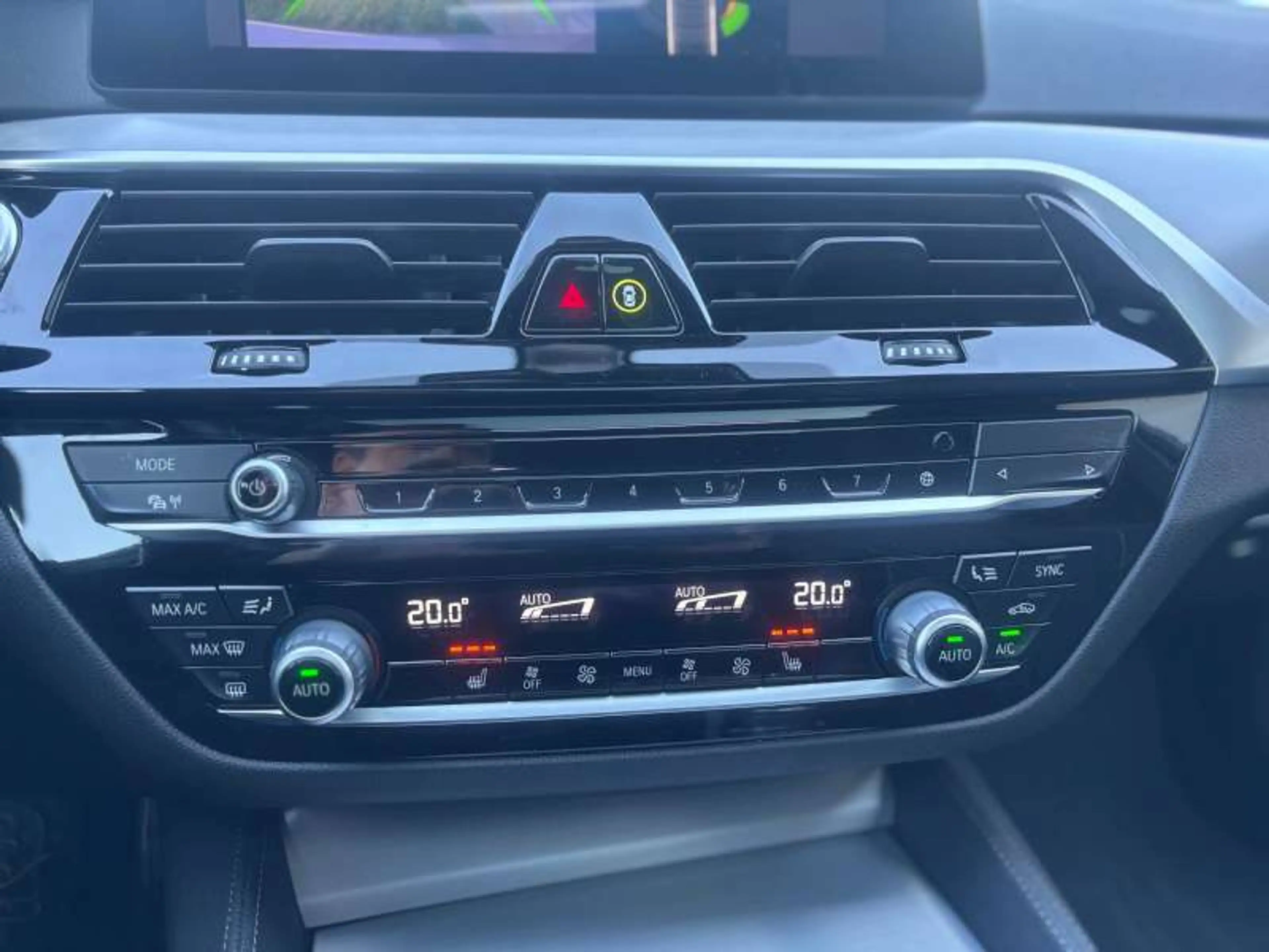 BMW 520 dA MHEV M-Sport Full Option KeyLess/DAB/Schuifdak — photo 11