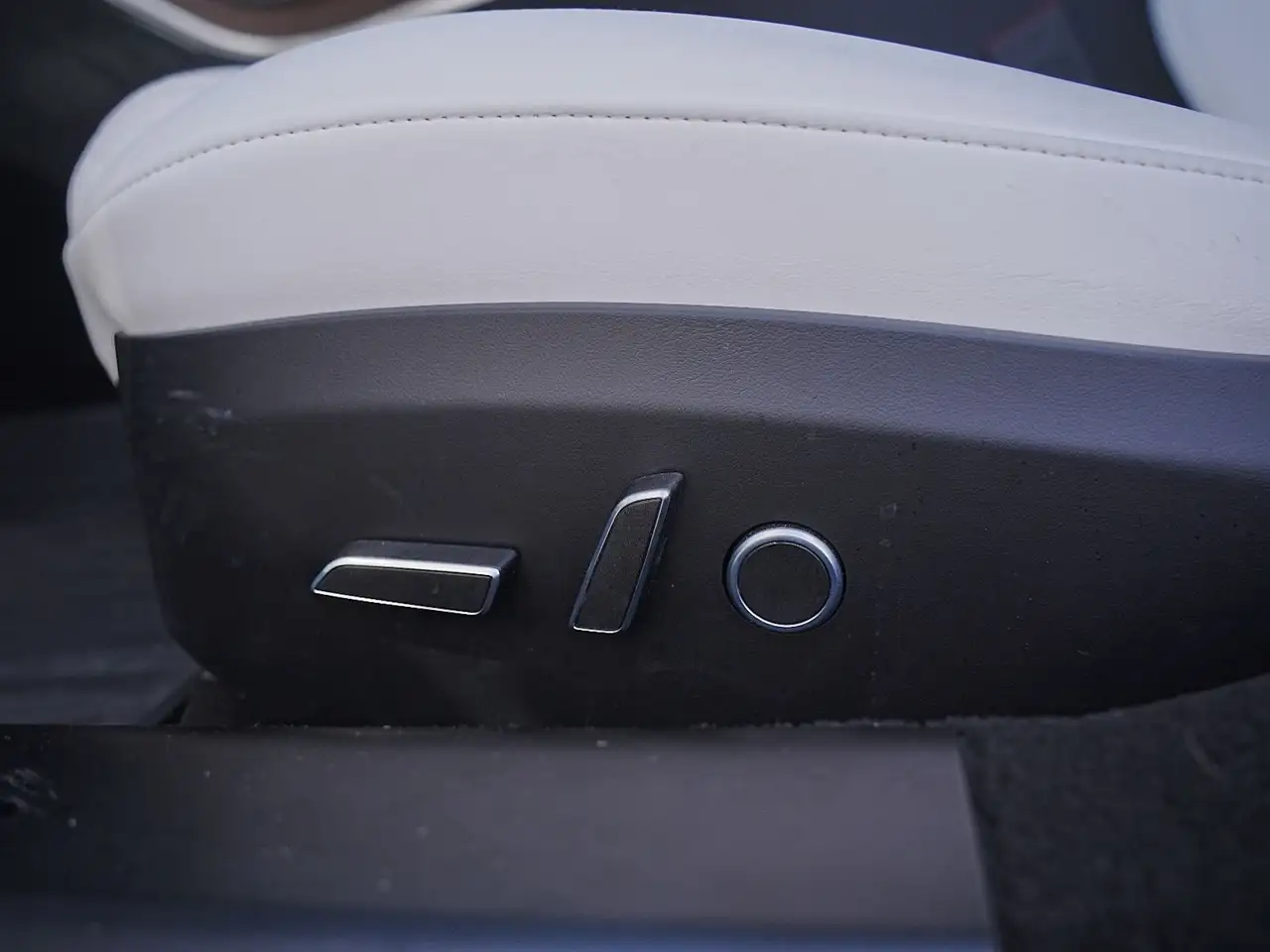 Tesla Model S снимка Tesla Model S