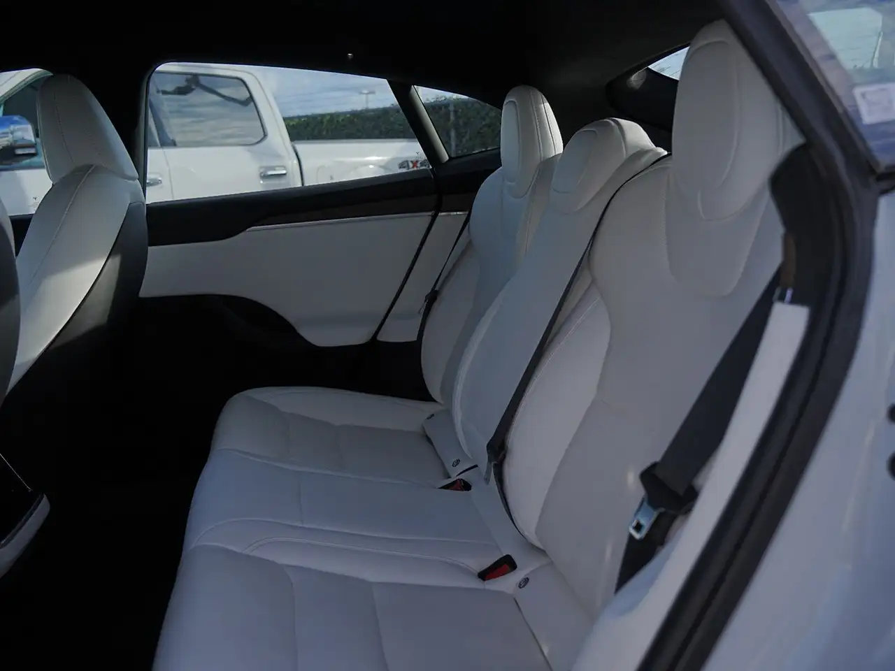 Tesla Model S снимка Tesla Model S