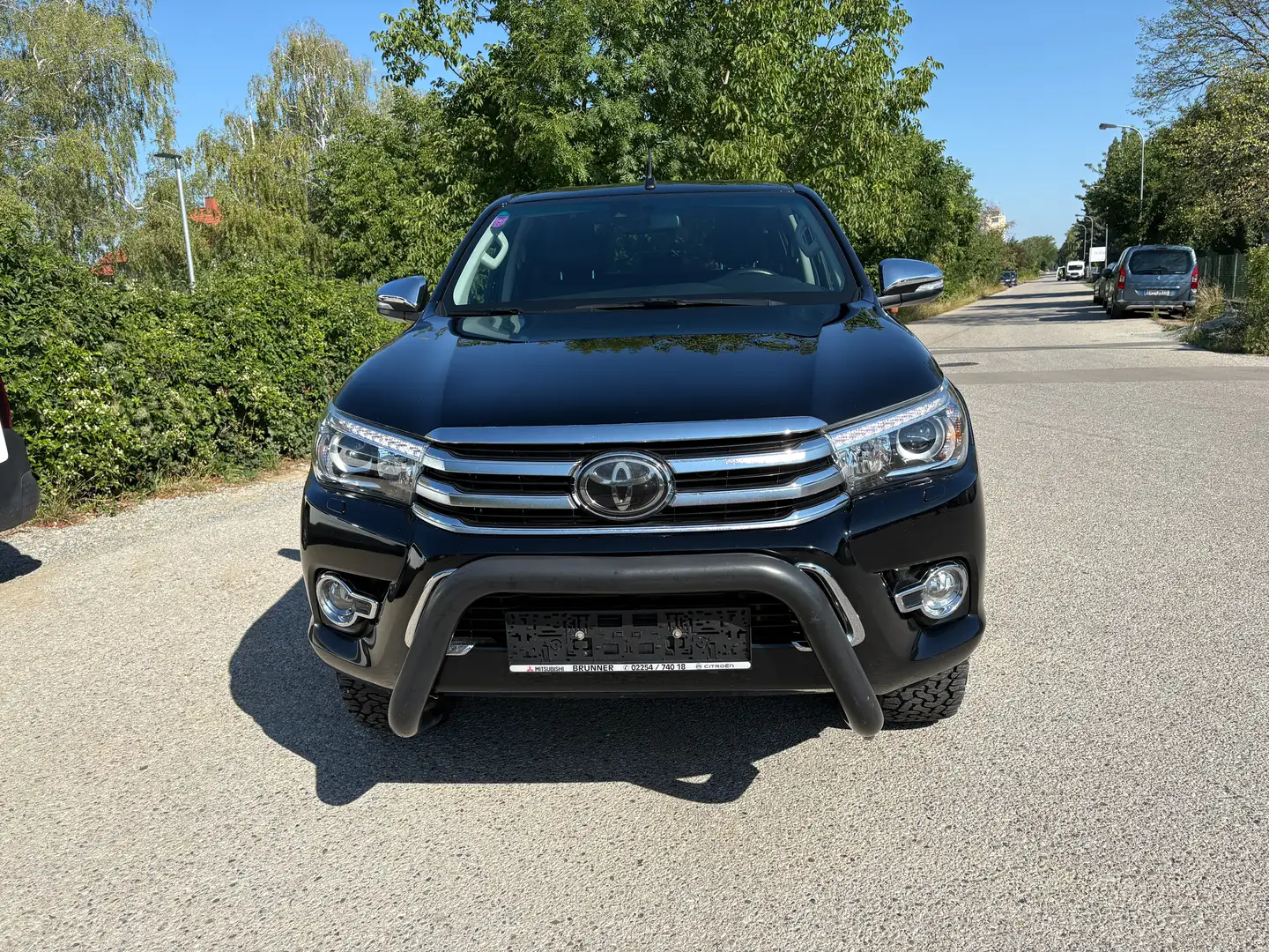 Toyota Hilux DK Lounge 4x4 2,4 D-4D Aut. Schwarz - 2