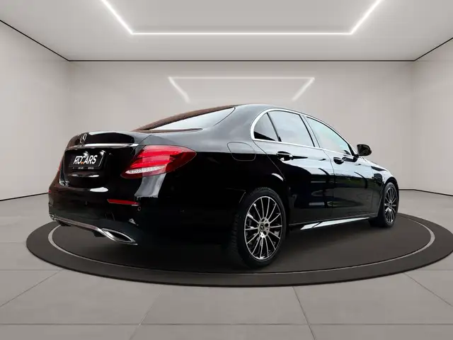 Mercedes-Benz E Class view 9