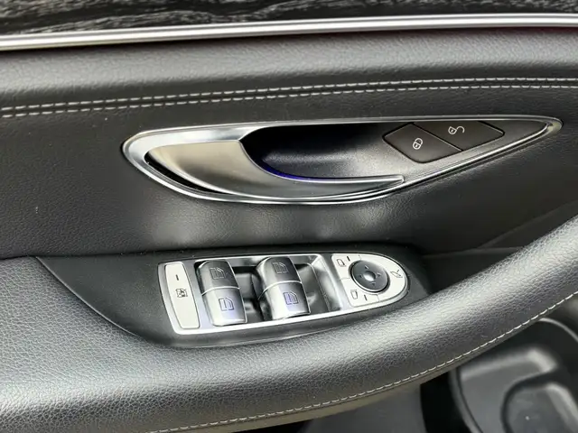 Mercedes-Benz E Class view 15