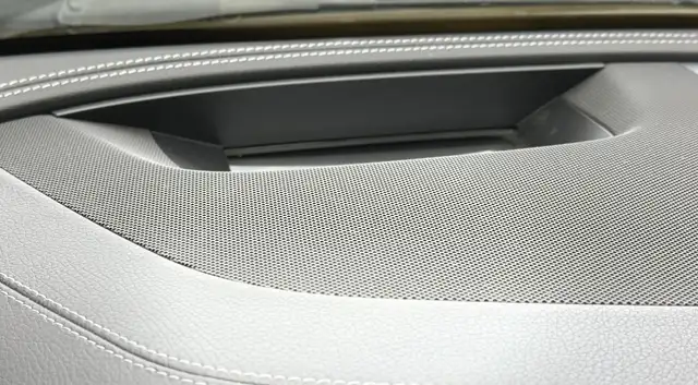 Mercedes-Benz E-Class view 24