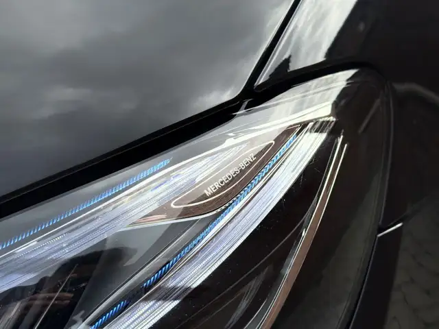Mercedes-Benz E Class view 8