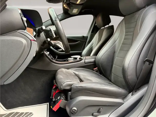 Mercedes-Benz E-Class view 17