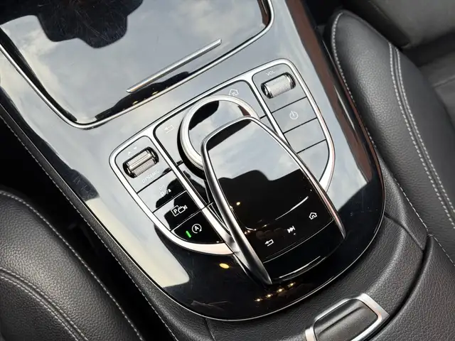 Mercedes-Benz E-Class view 28