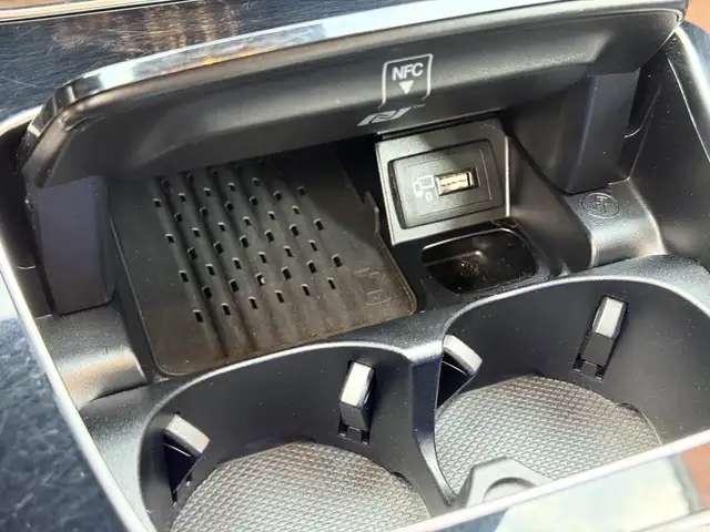 Mercedes-Benz E-Class view 26