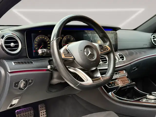 Mercedes-Benz E Class view 13