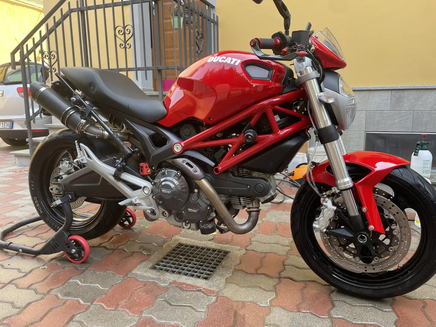 Ducati Monster 696 depotenziata - 1