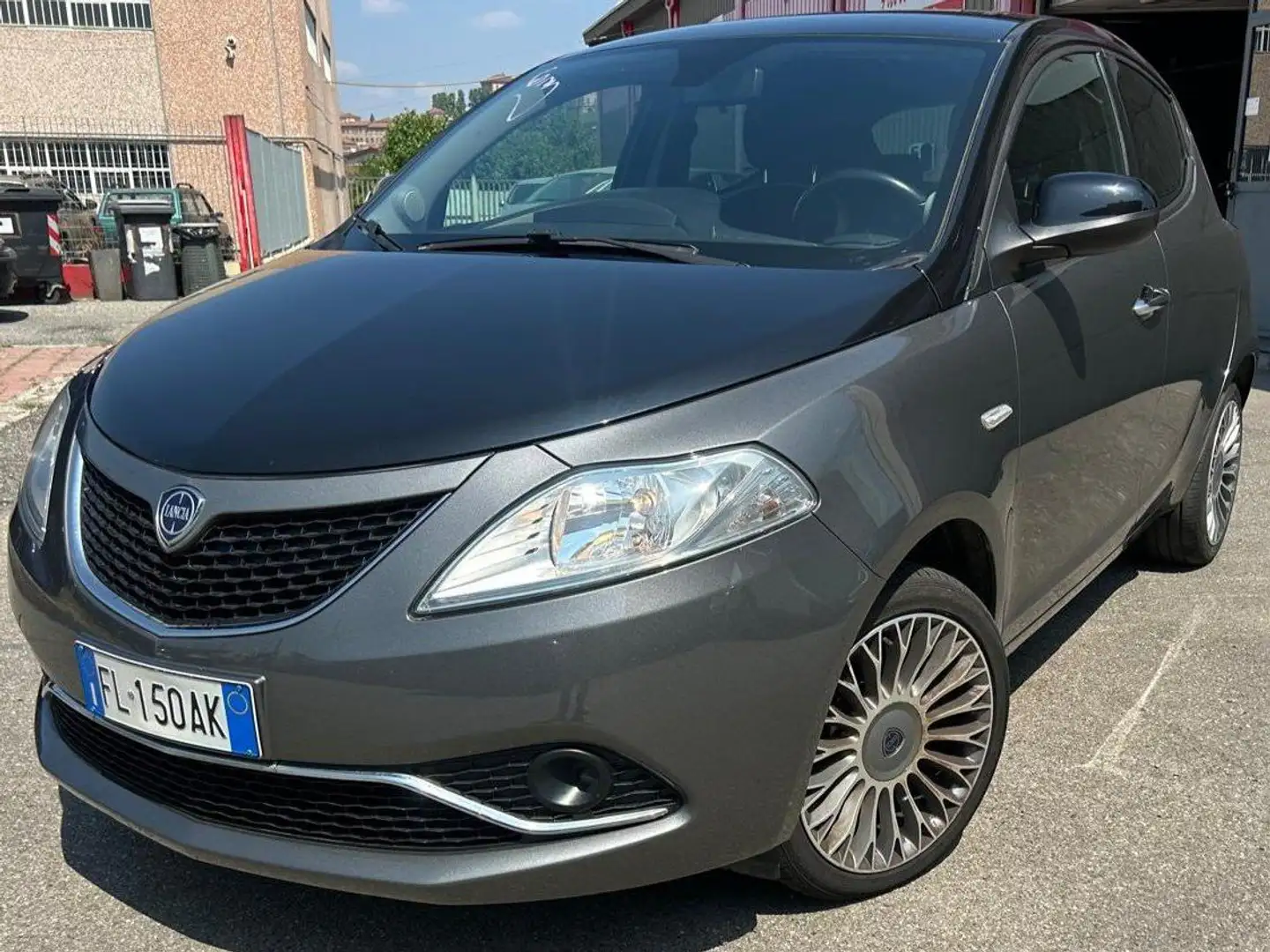 Lancia Ypsilon Ypsilon 1.2 Gold ecochic Gpl 69cv  OK NEOPATENTATI Grau - 2