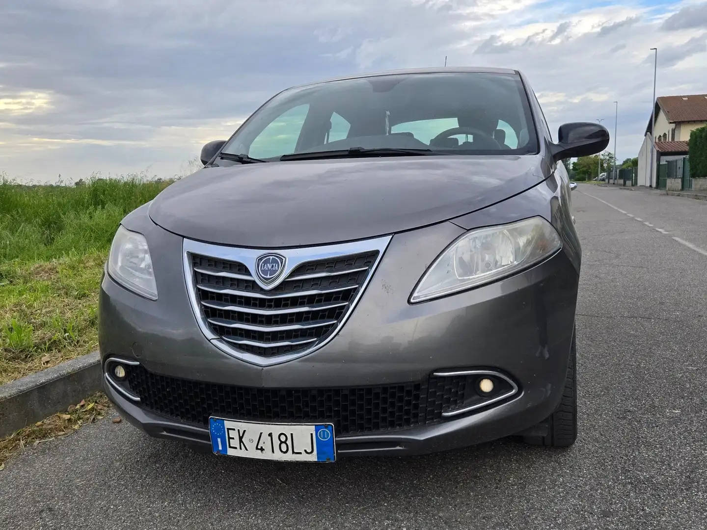 Lancia Ypsilon Ypsilon III 2011 1.2 8v Gold s Gris - 1