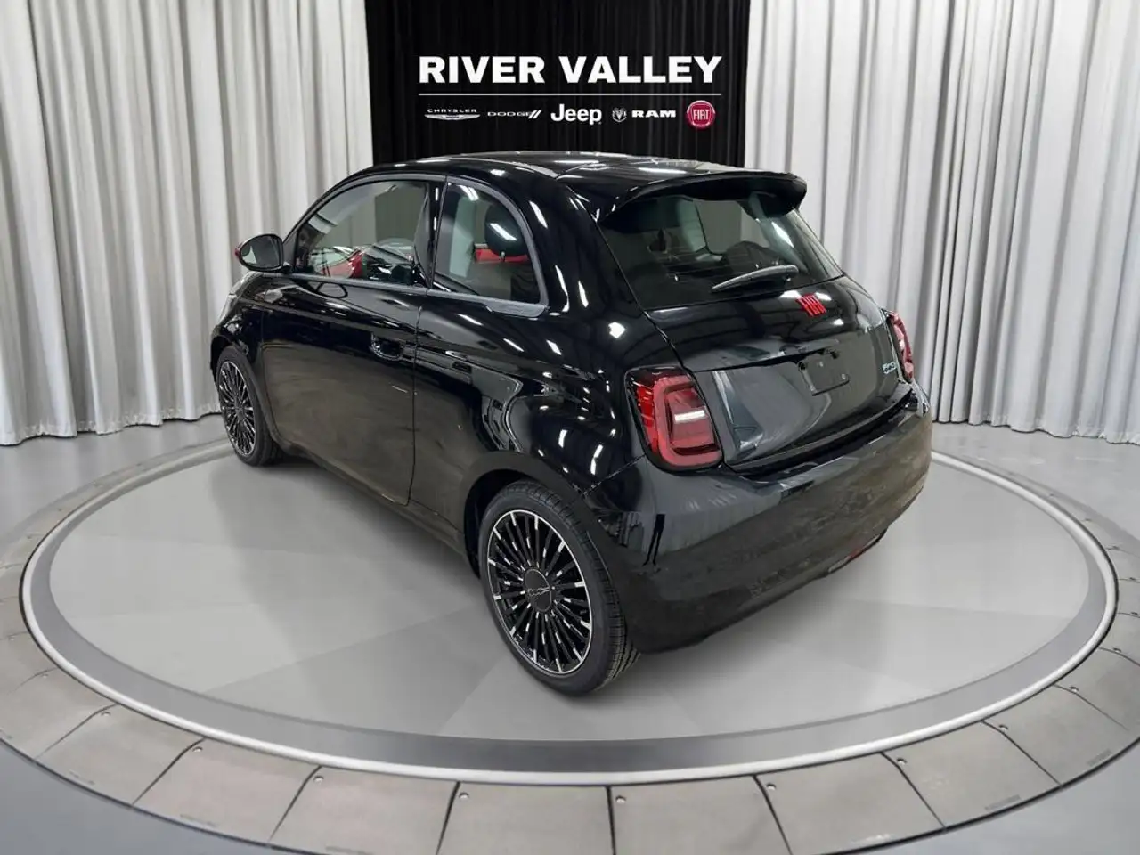 Fiat 500e снимка Fiat 500e