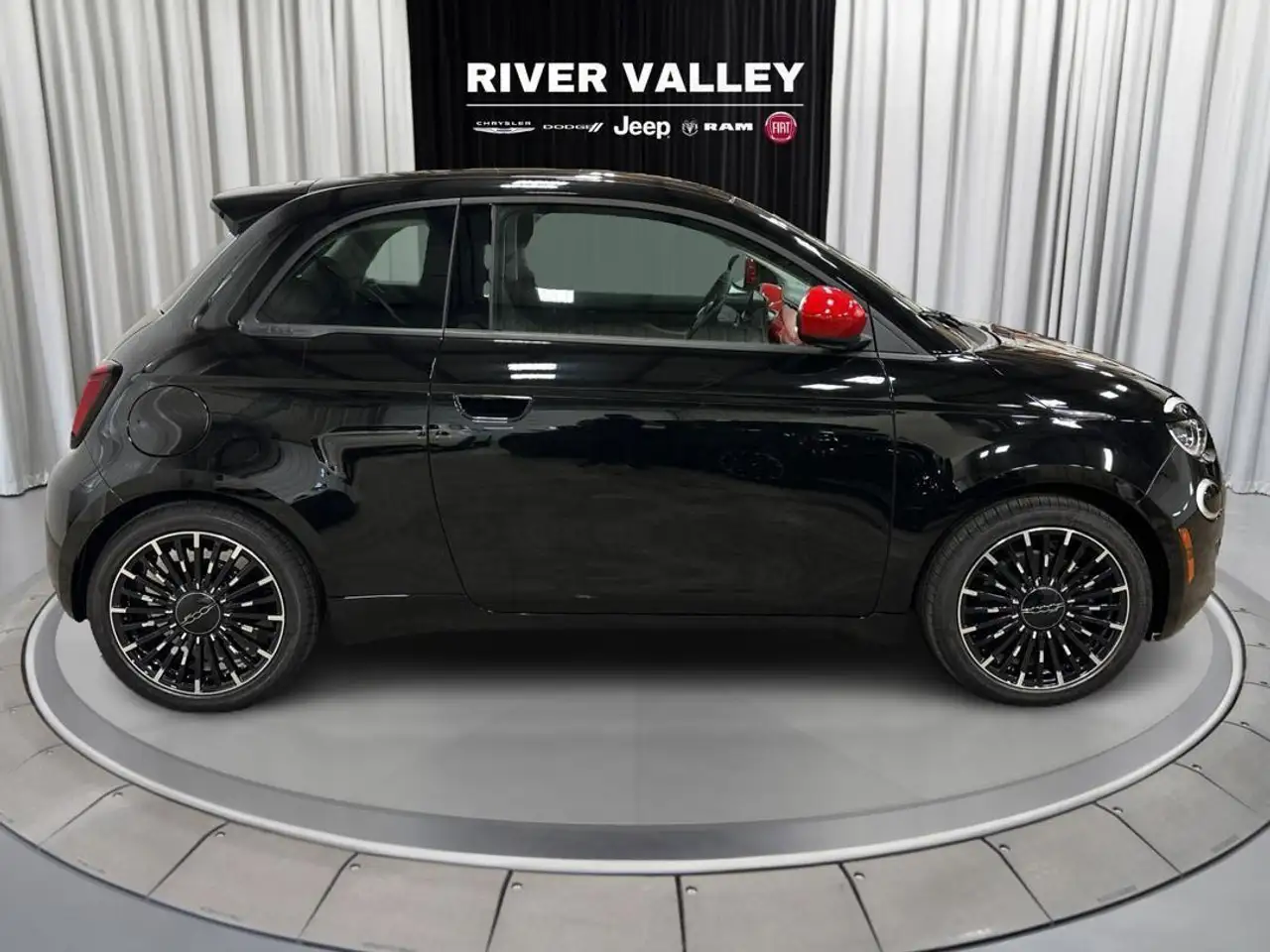 Fiat 500e снимка Fiat 500e