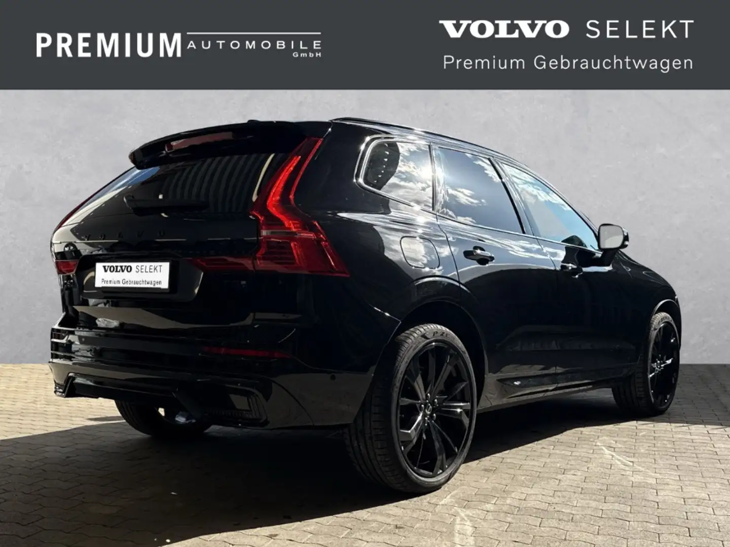Volvo XC60 Plus Black Edition Recharge Plug-In Hybrid AWD T8 Schwarz - 2