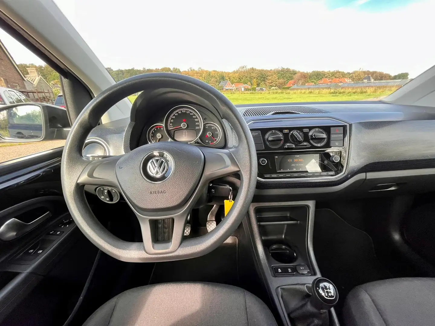 Volkswagen up! 1.0 BMT move up! 5-drs Airco Lm velgen Dealer onde Zwart - 2