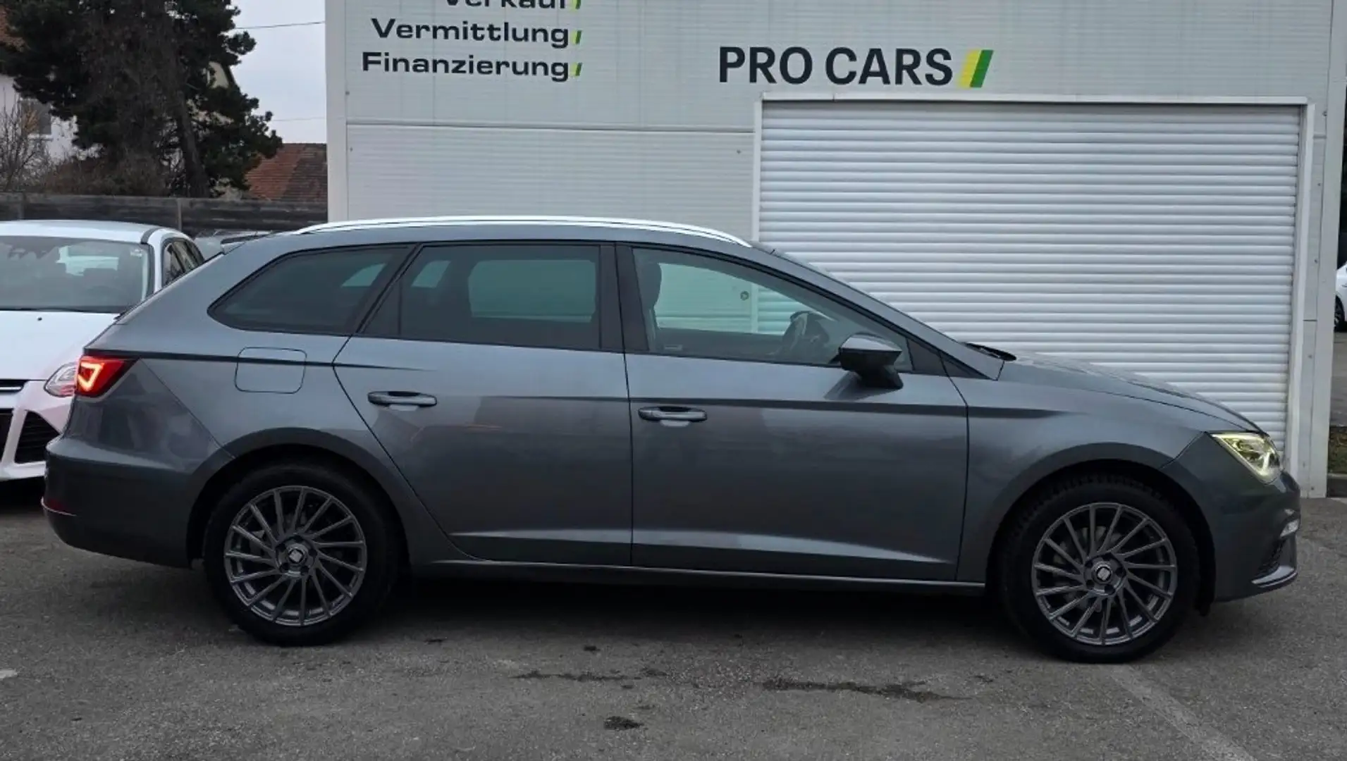 SEAT Leon Leon 1,6 TDI DSG,FR,AHK,PICKERL-Zahnriemen  NEU Grau - 2