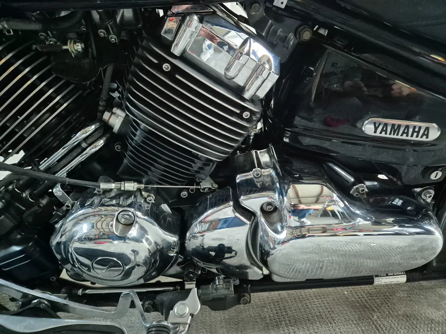 Yamaha XVS 650 drag star Zwart - 1