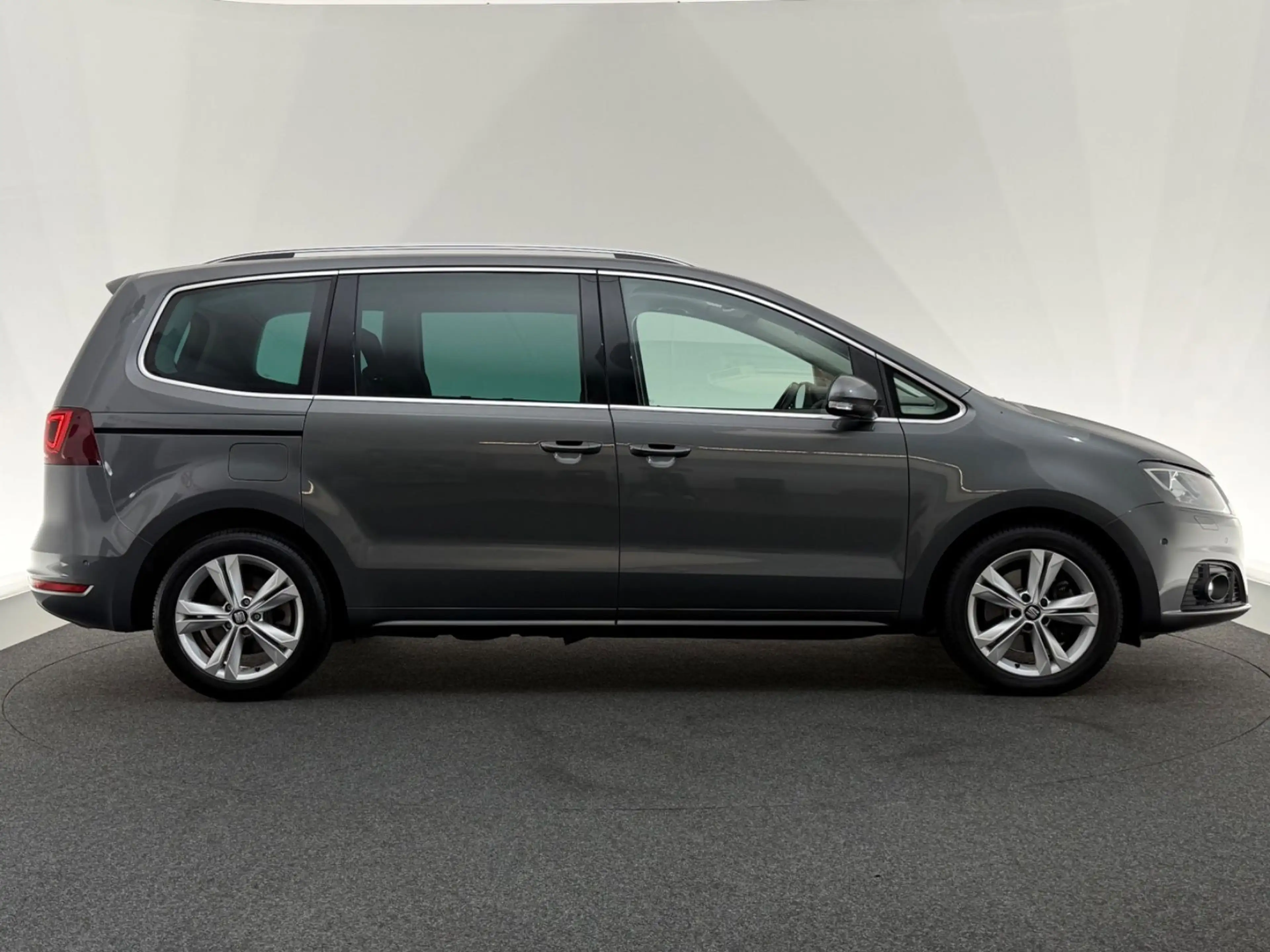 SEAT Alhambra 2.0*XCELLENCE*XENON-7.STZ-AHK-ACC-R.KAM — photo 8