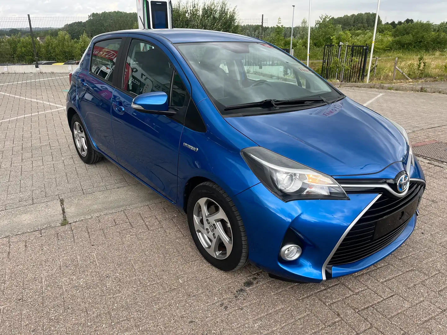 Toyota Yaris 1.5i VVT-i Hybrid Comfort E-CVT Garantie Azul - 1