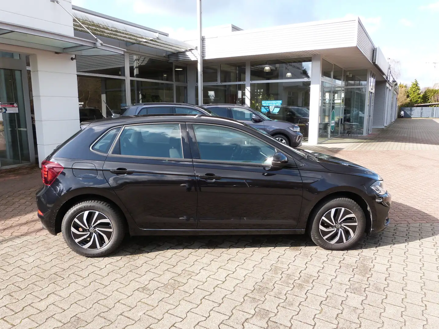 Volkswagen Polo 1.0 Life APPConnect DigiCockpit GRA SHZ LM LED PDC Schwarz - 2
