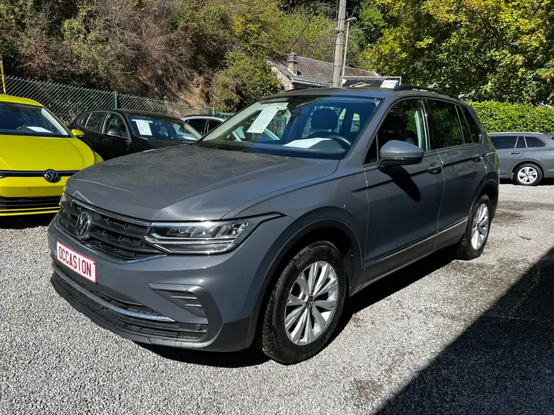 VOLKSWAGEN Tiguan