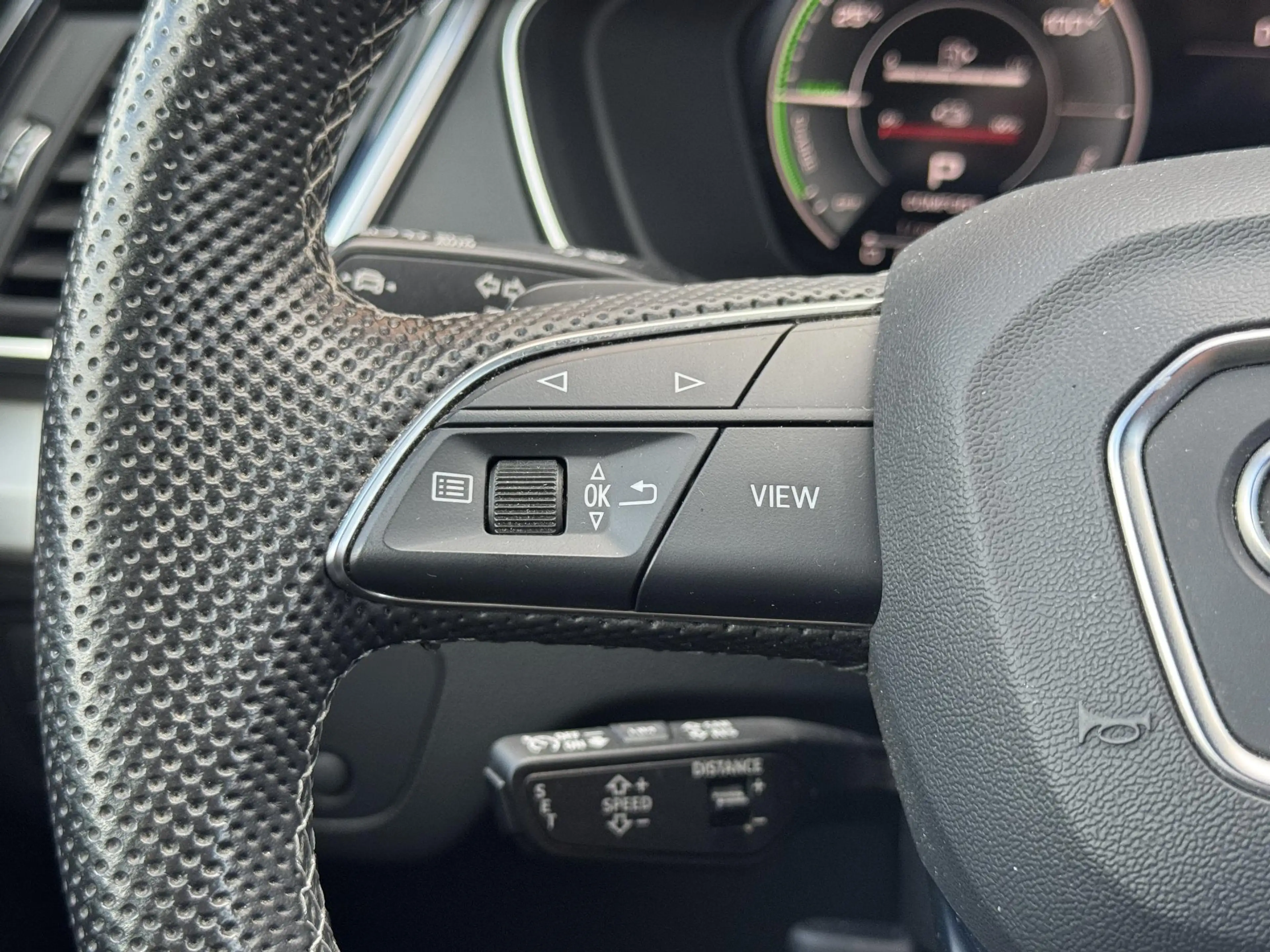 Audi Q5 55 TFSI e S edition Matrix | Virtual | CarPlay — photo 17