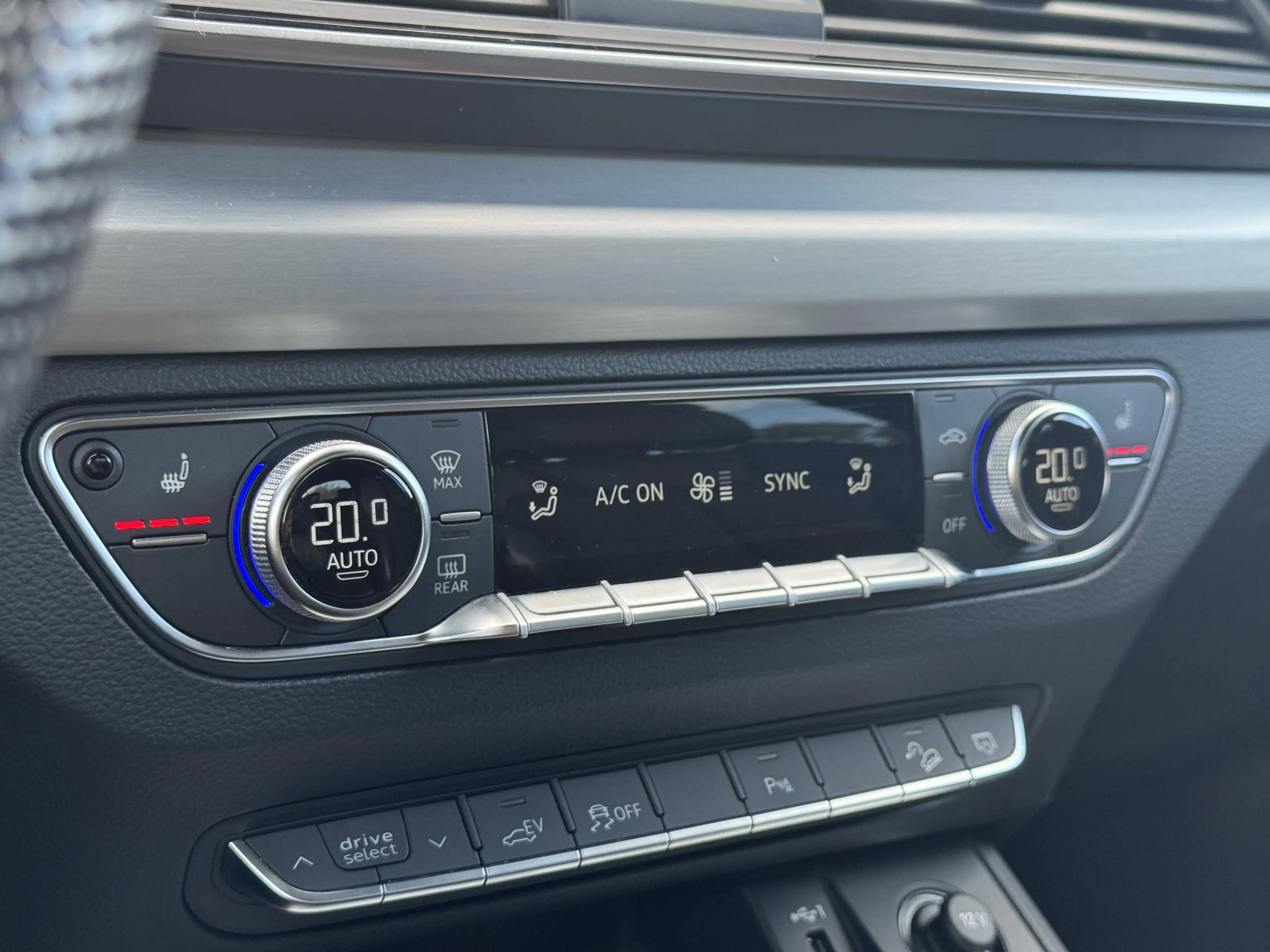 Audi Q5 55 TFSI e S edition Matrix | Virtual | CarPlay — photo 33