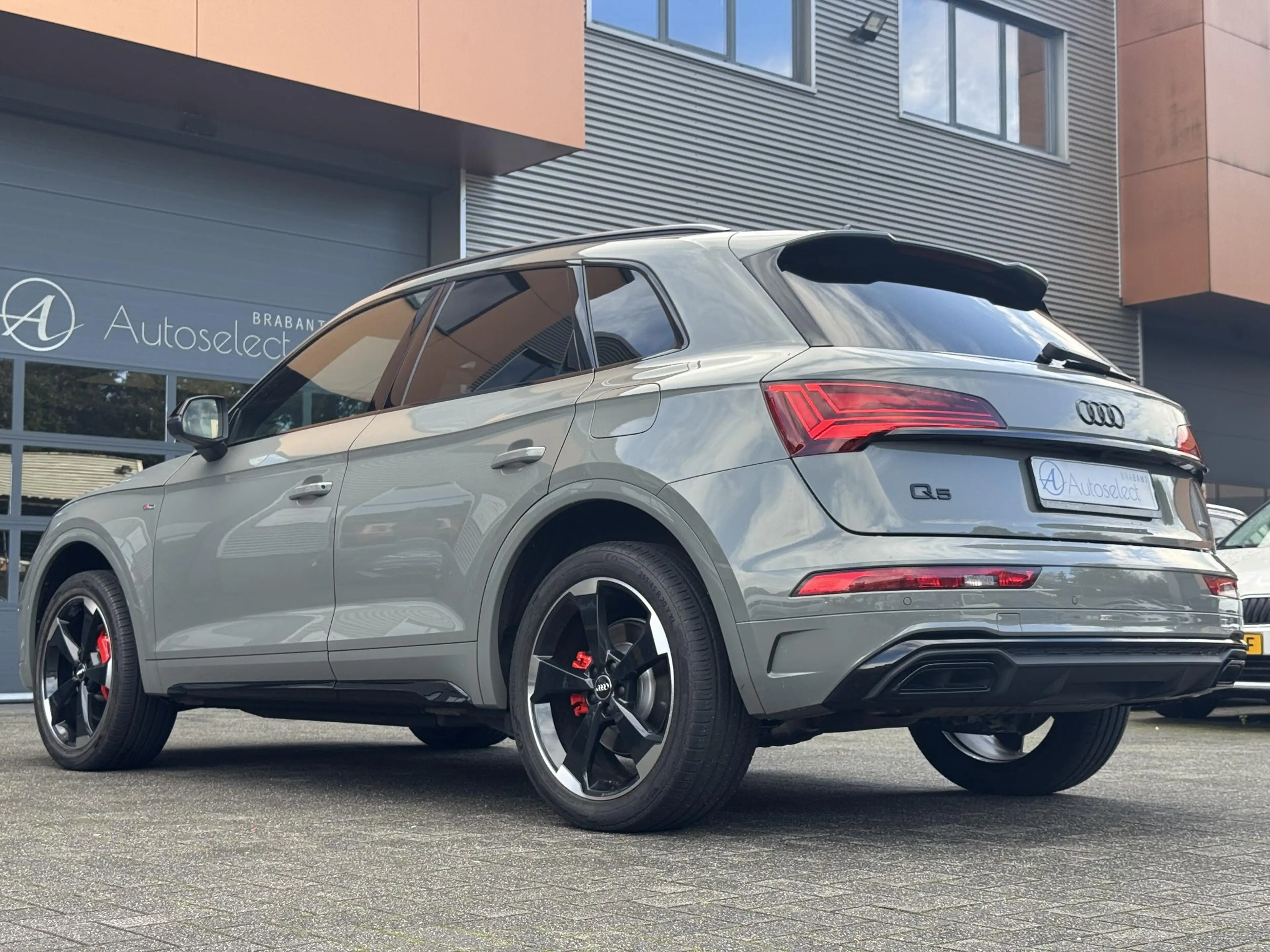 Audi Q5 55 TFSI e S edition Matrix | Virtual | CarPlay — photo 47