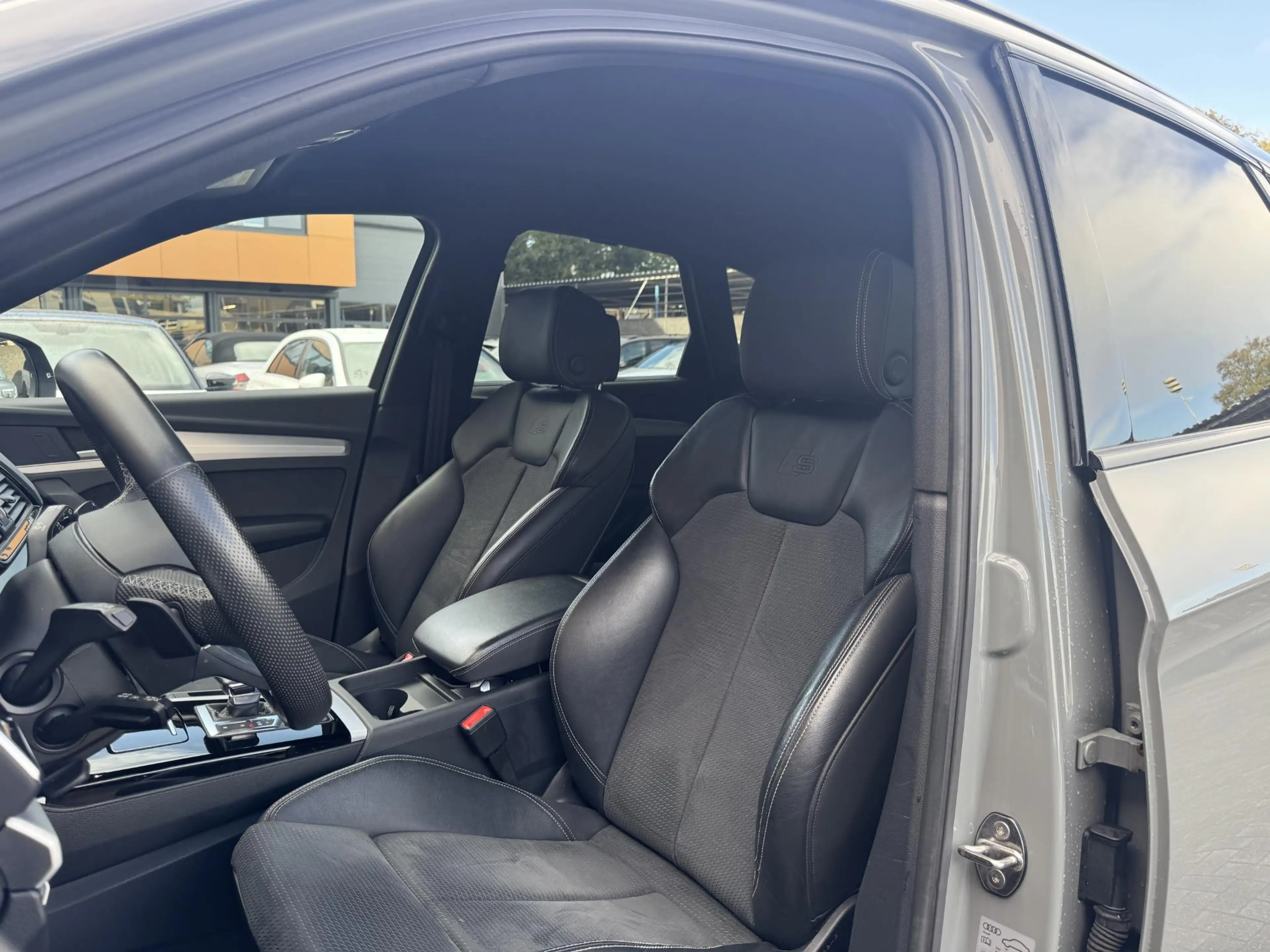 Audi Q5 55 TFSI e S edition Matrix | Virtual | CarPlay — photo 4
