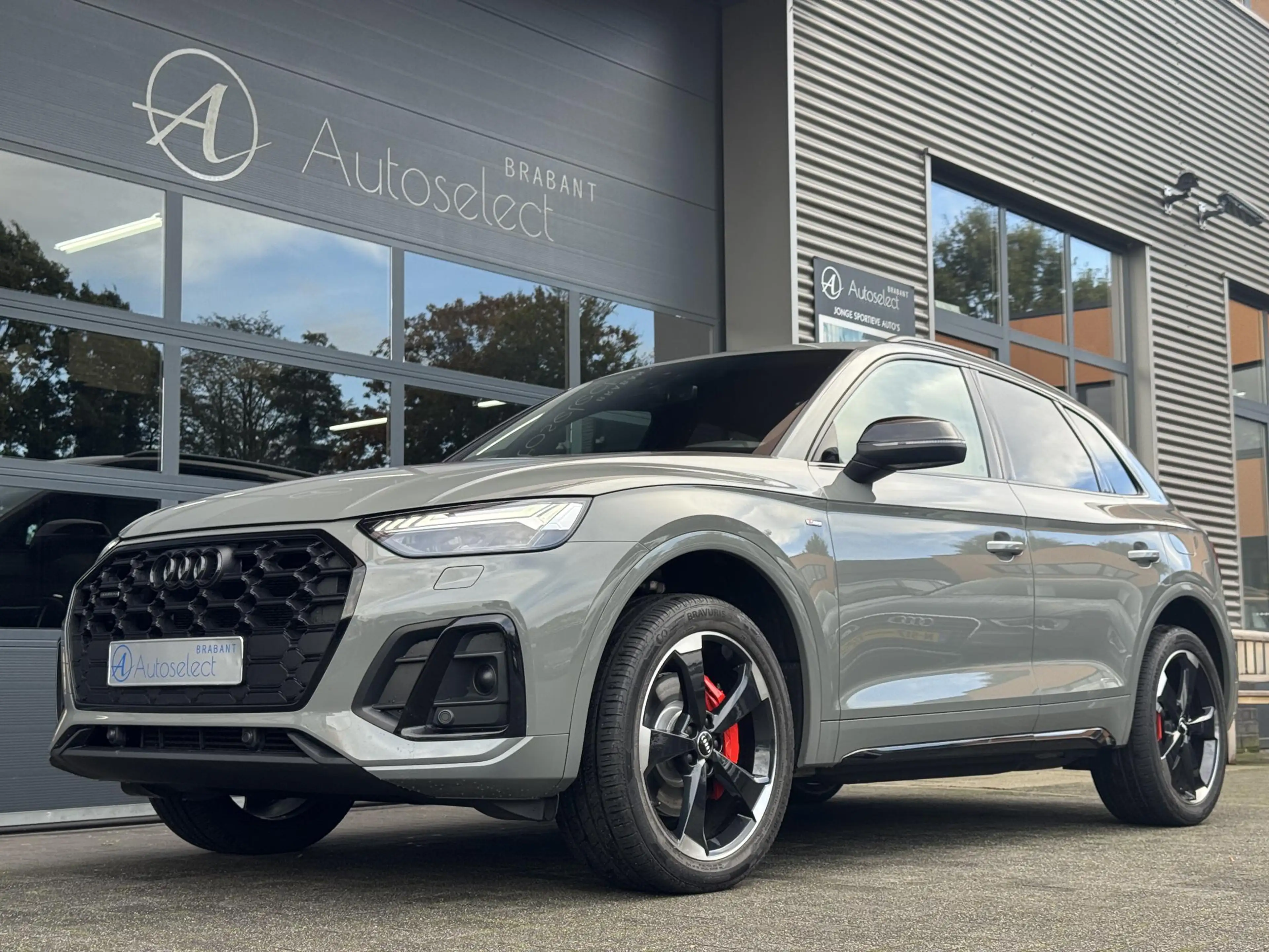 Audi Q5 55 TFSI e S edition Matrix | Virtual | CarPlay — photo 9