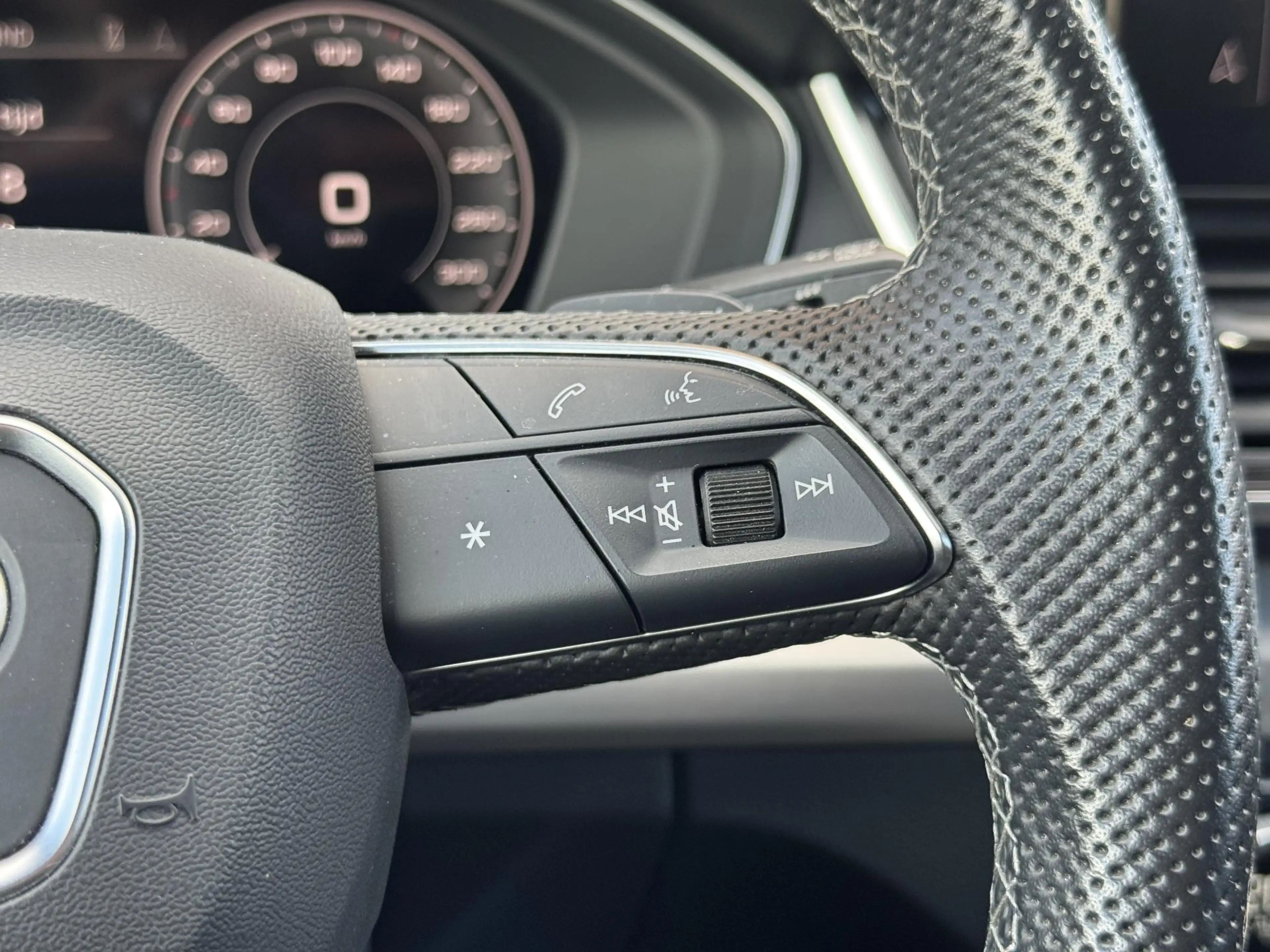 Audi Q5 55 TFSI e S edition Matrix | Virtual | CarPlay — photo 18