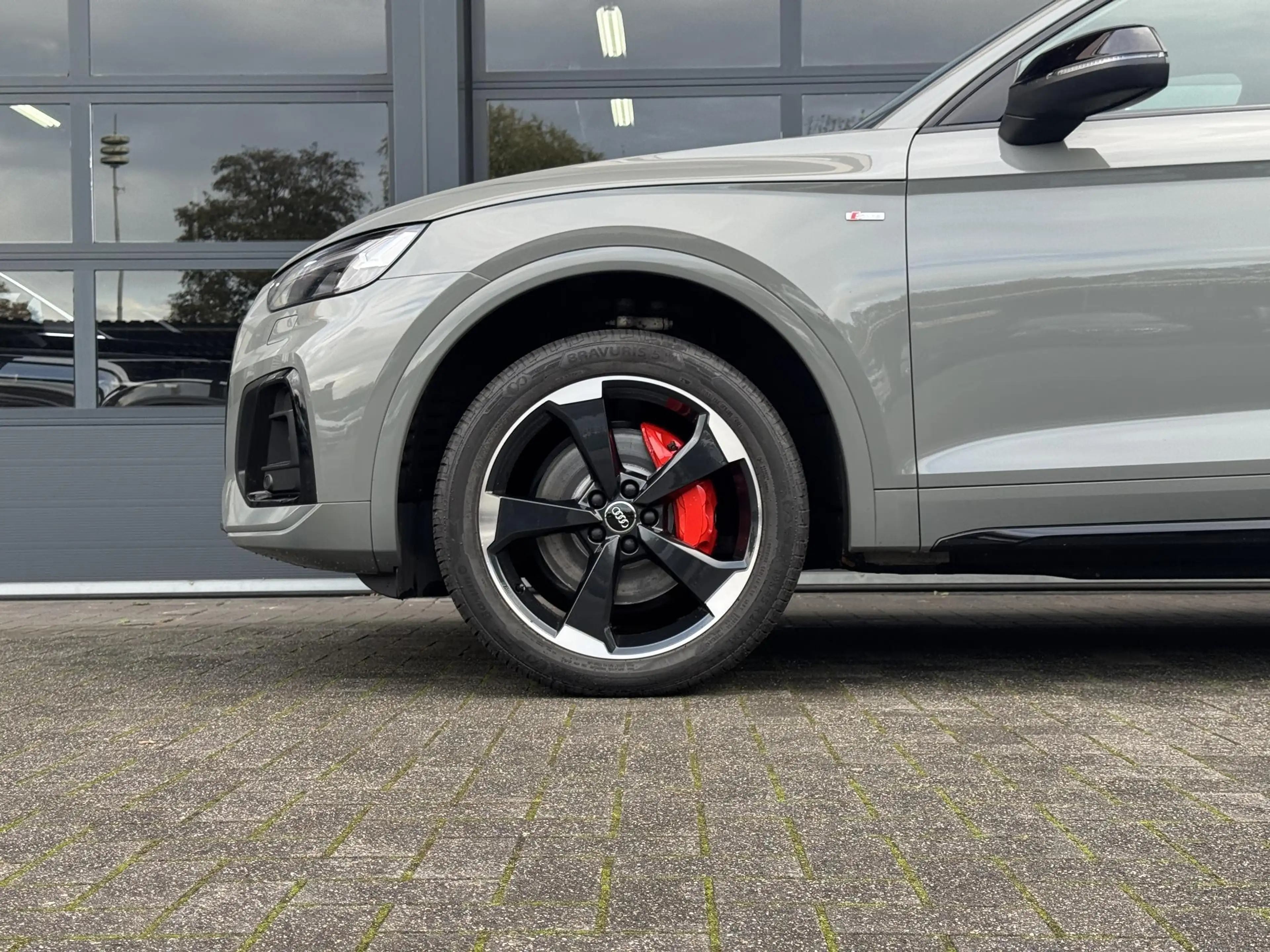 Audi Q5 55 TFSI e S edition Matrix | Virtual | CarPlay — photo 11